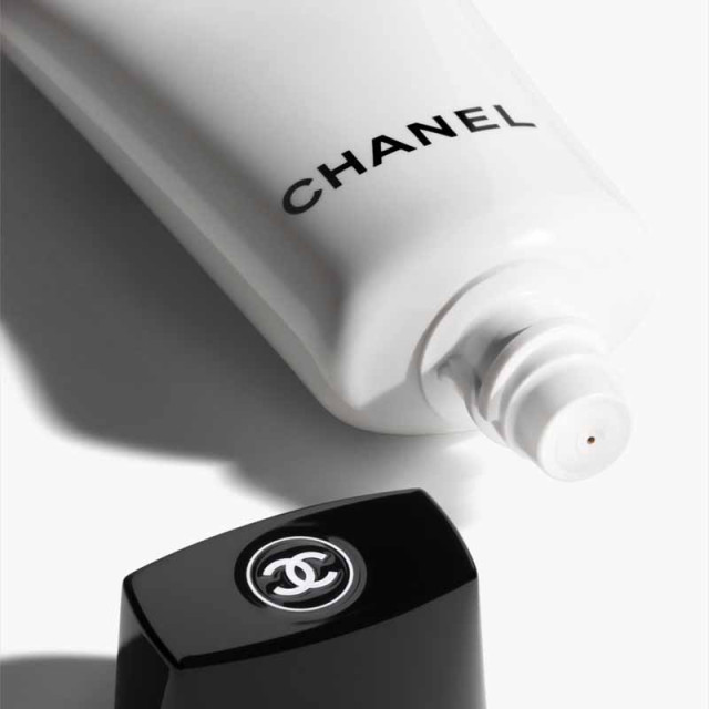 CC Cream Crème teintée correction complète super active SPF 50 CHANEL