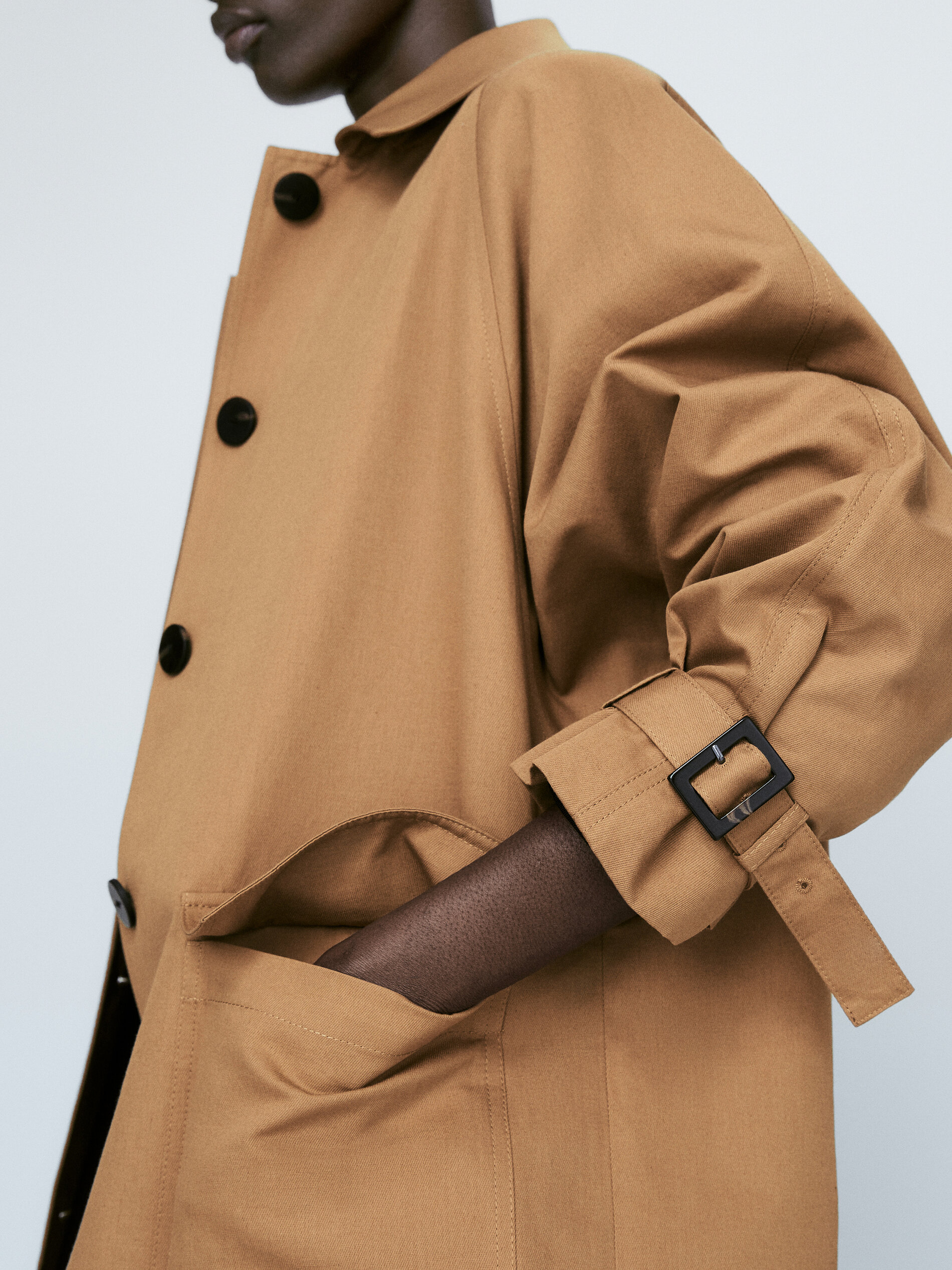 Trench coat em mistura de linho e algodão - Tabaco
