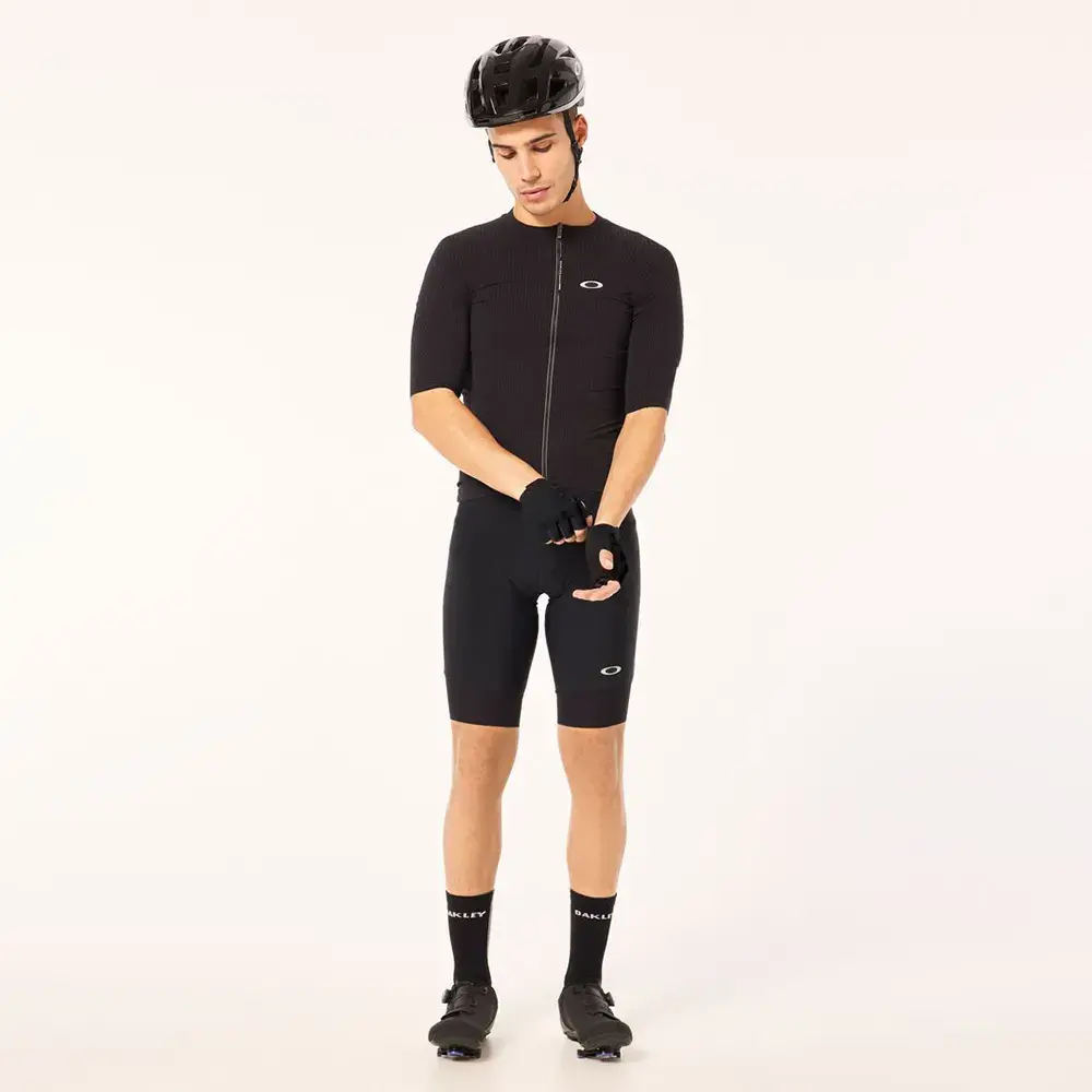 Q36.5 x Oakley Gridskin Fietsbroek Kort Zwart Heren