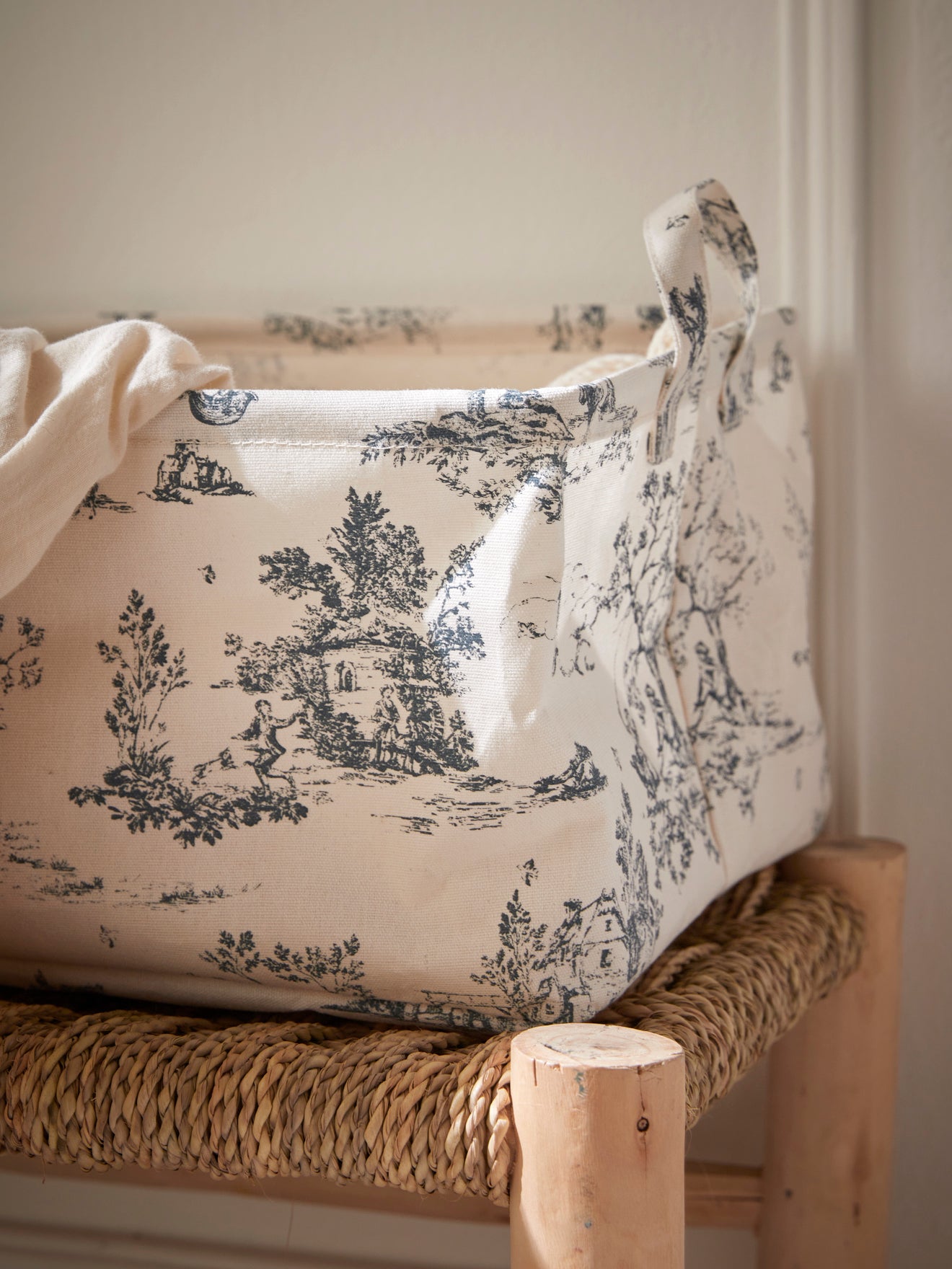 Bac à linge esprit toile de Jouy, petit modèle