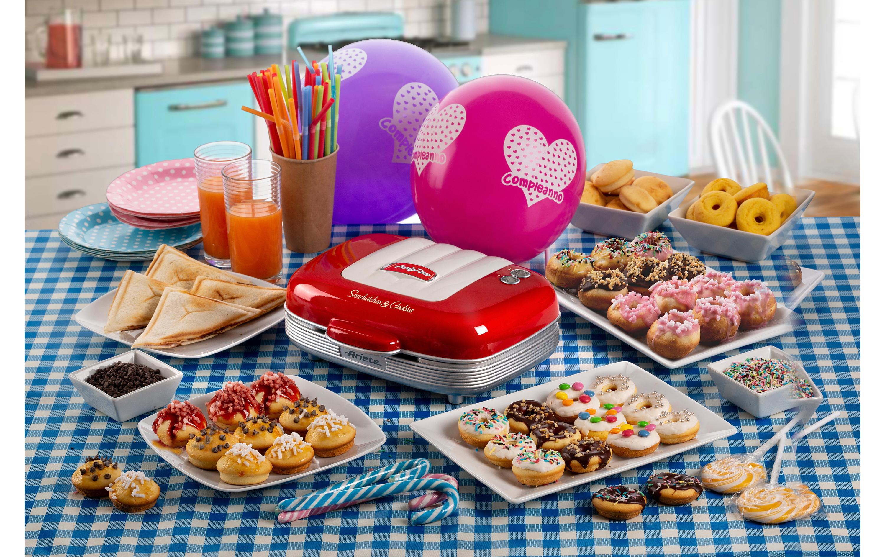 Multifunktionsgrill Party Time ARI-1972-RD 700 W, Rot/WeissSandwich- und Keksmaschine
