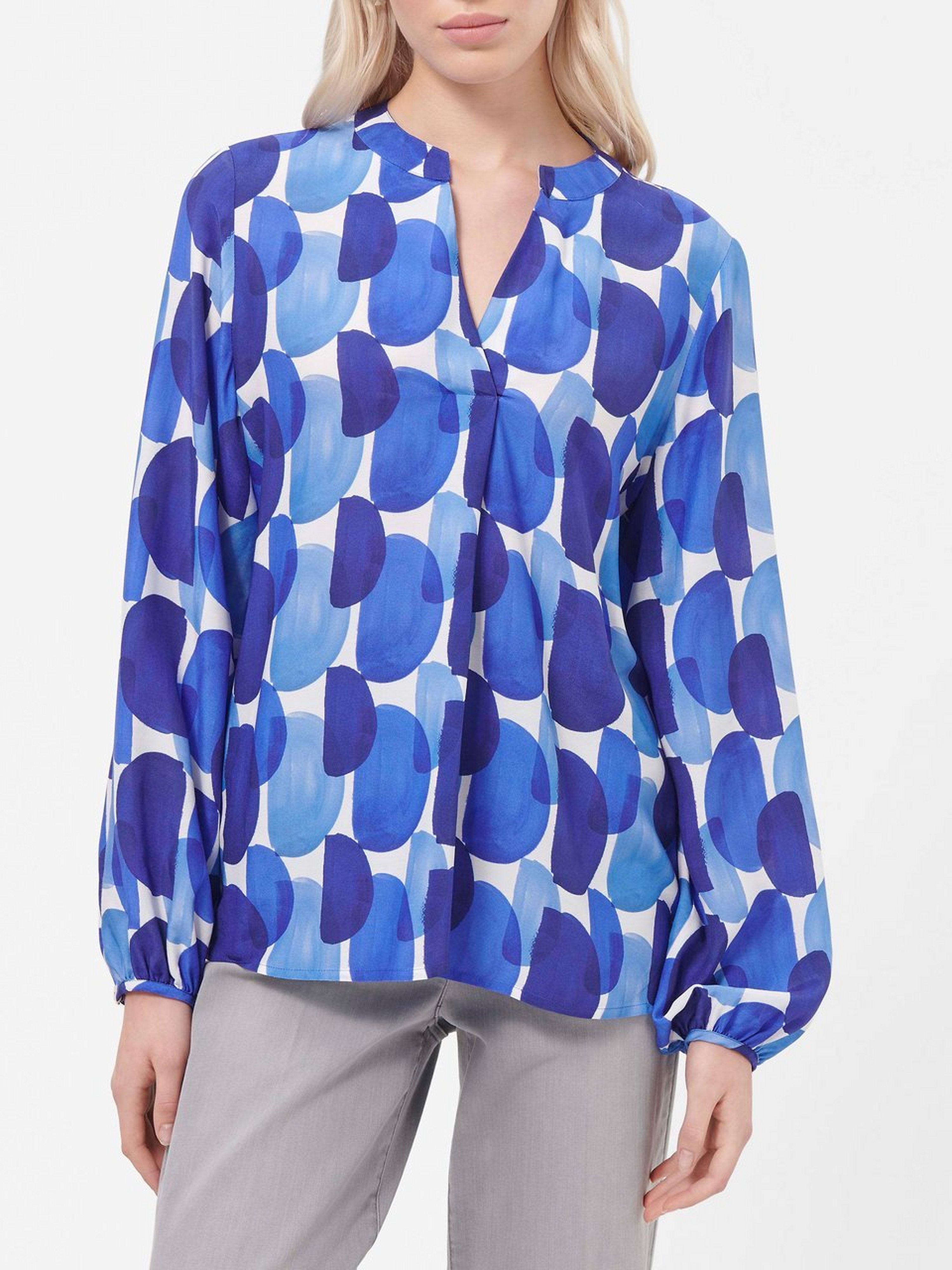 Bluse mit V-Öffnung am Ausschnitt