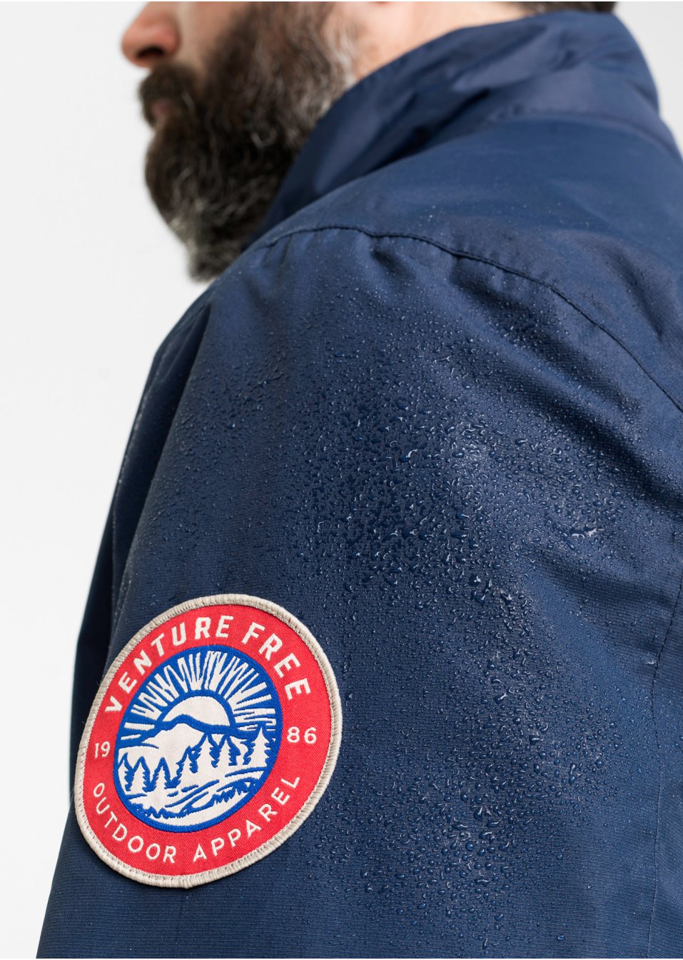 Veste outdoor fonctionnelle, imperméable, respirante, coutures étanches, coupe-vent