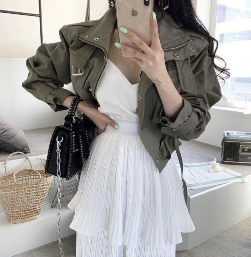 Janerium - Effen cropped jack met kraag en rits