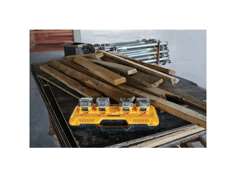 DeWALT DCB104-QW - Batterioplader - 4 x batterier lader op - 8 A - 4 output-stikforbindelser