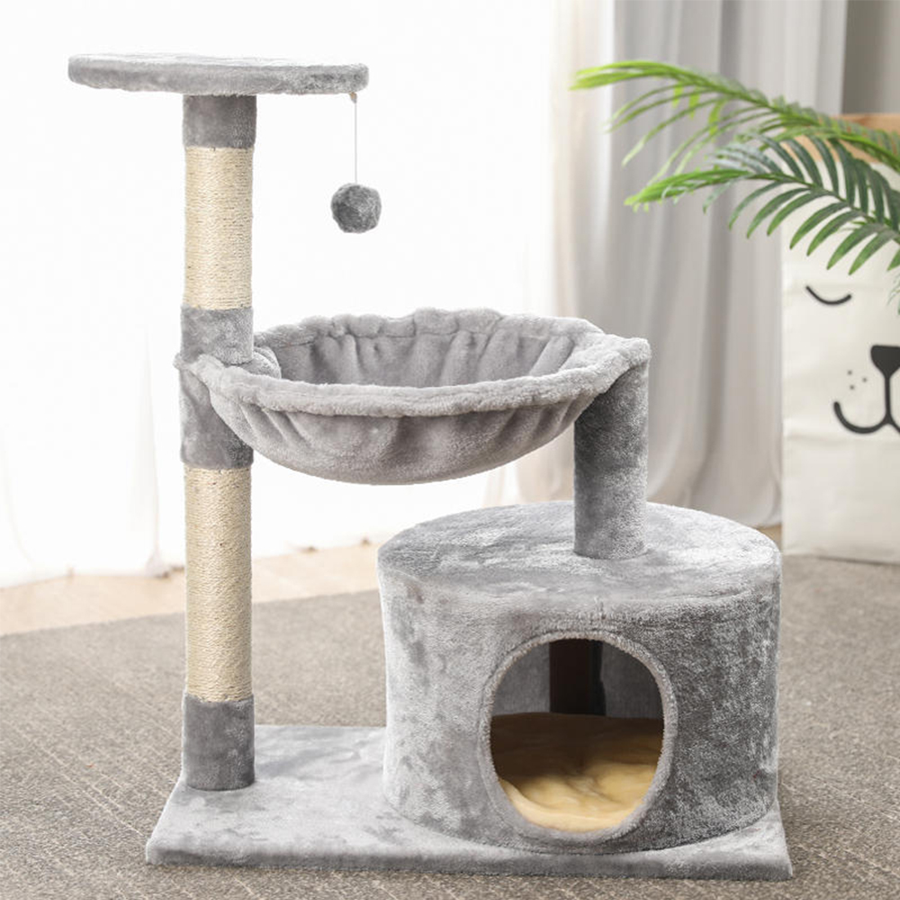 Árvore para gatos de madeira com forro de sisal e pelúcia.