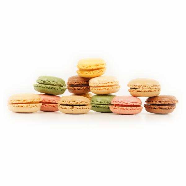 Coffret de 6 macarons assortis (fraise, pistache et citron)