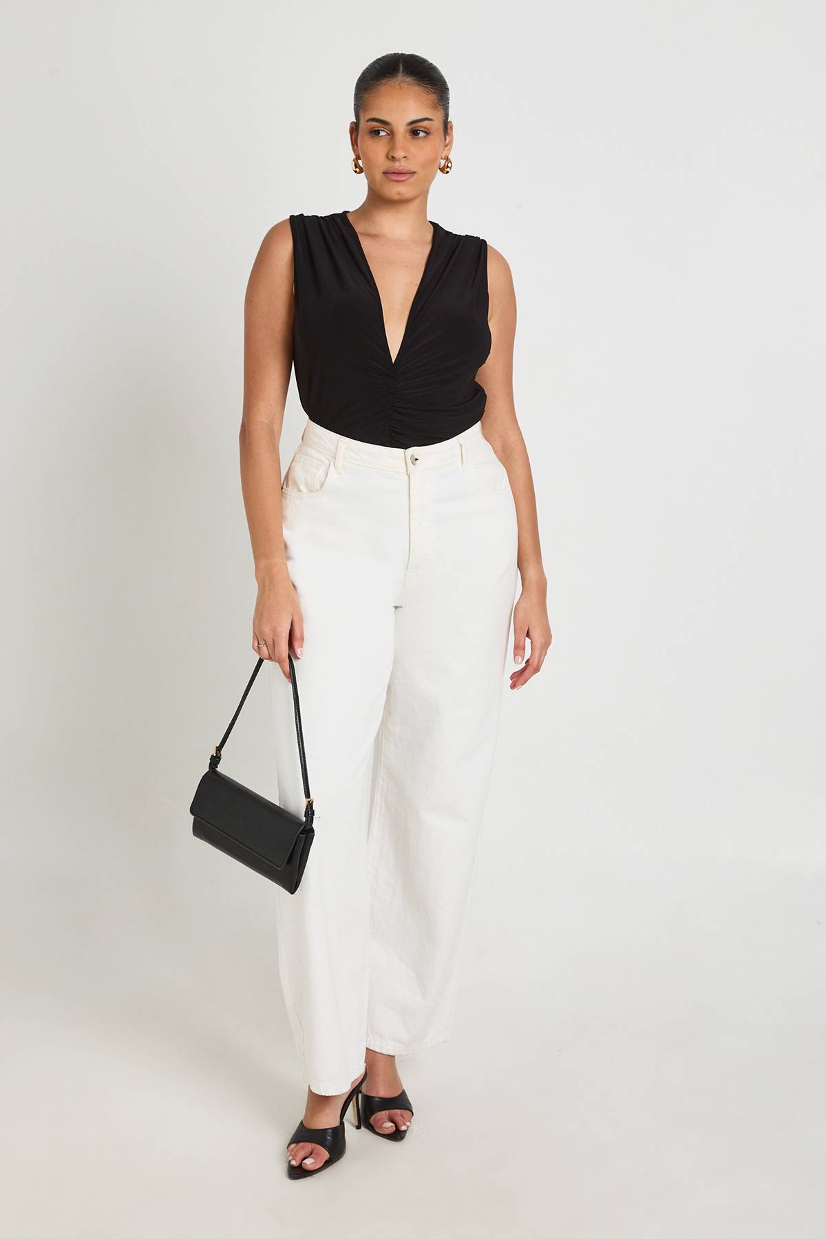boohoo Body Grande Taille Slinky Froncé À Encolure En V