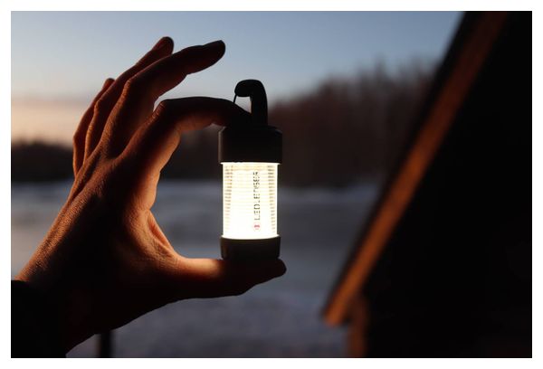 Lanterne de Camping ultra compacte Randonnée LED Rechargeable ML4 - 300 Lumens - 35 h d'autonomie - LEDLENSER