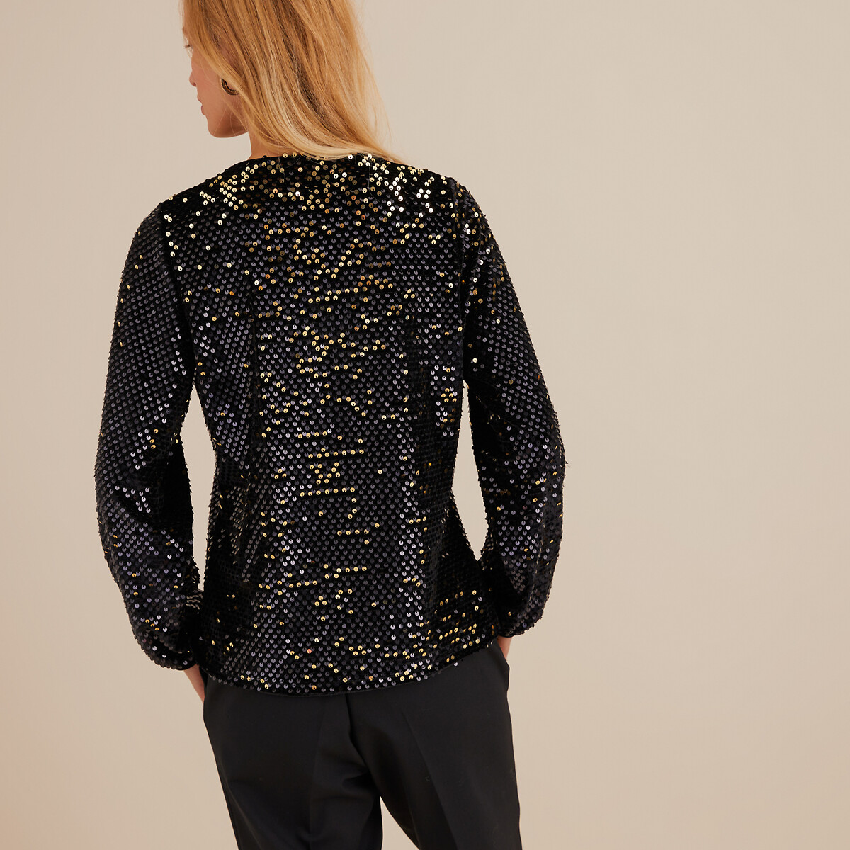 ANNE WEYBURN<br>Camiseta com decote em V, calças boca de sino, manga longa