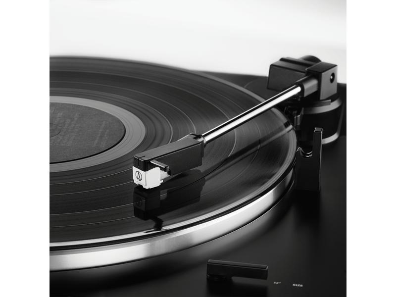 Audio-Technica Plattenspieler AT-LP60XUSB Grau/Schwarz Vollautomatischer Stereo-Hi-Fi-Plattenspieler mit Riemenantrieb und Umwandlungsmöglichkeit
