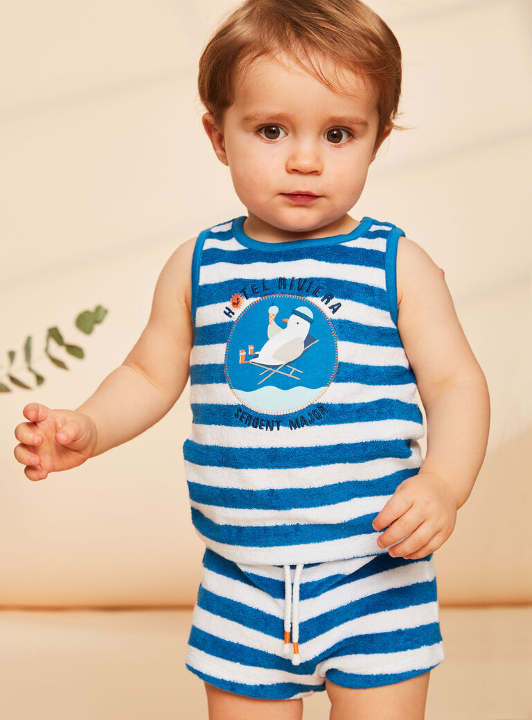 Débardeur et short bleu à imprimé à rayures