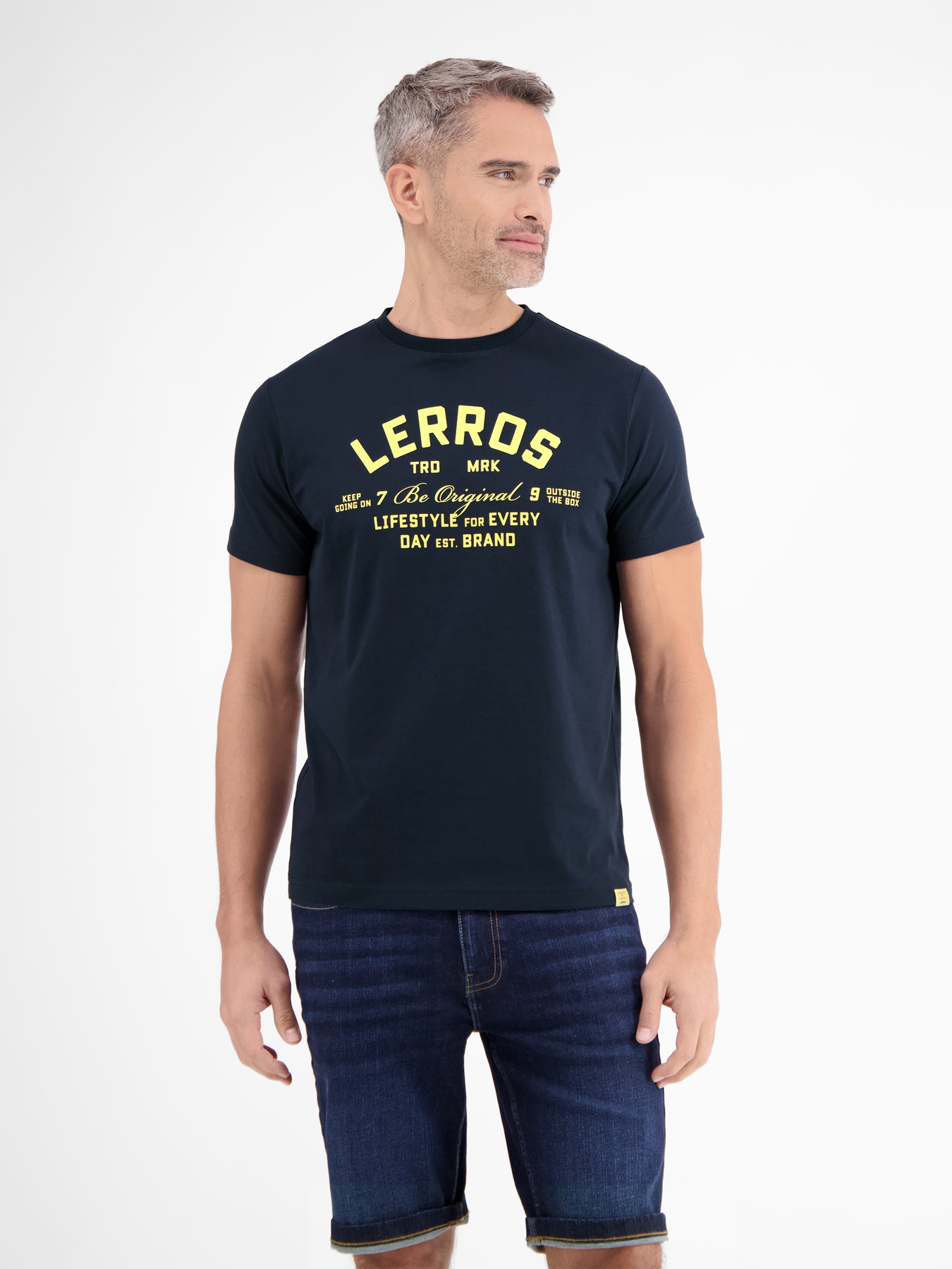 Sommerliches T-Shirt mit Print