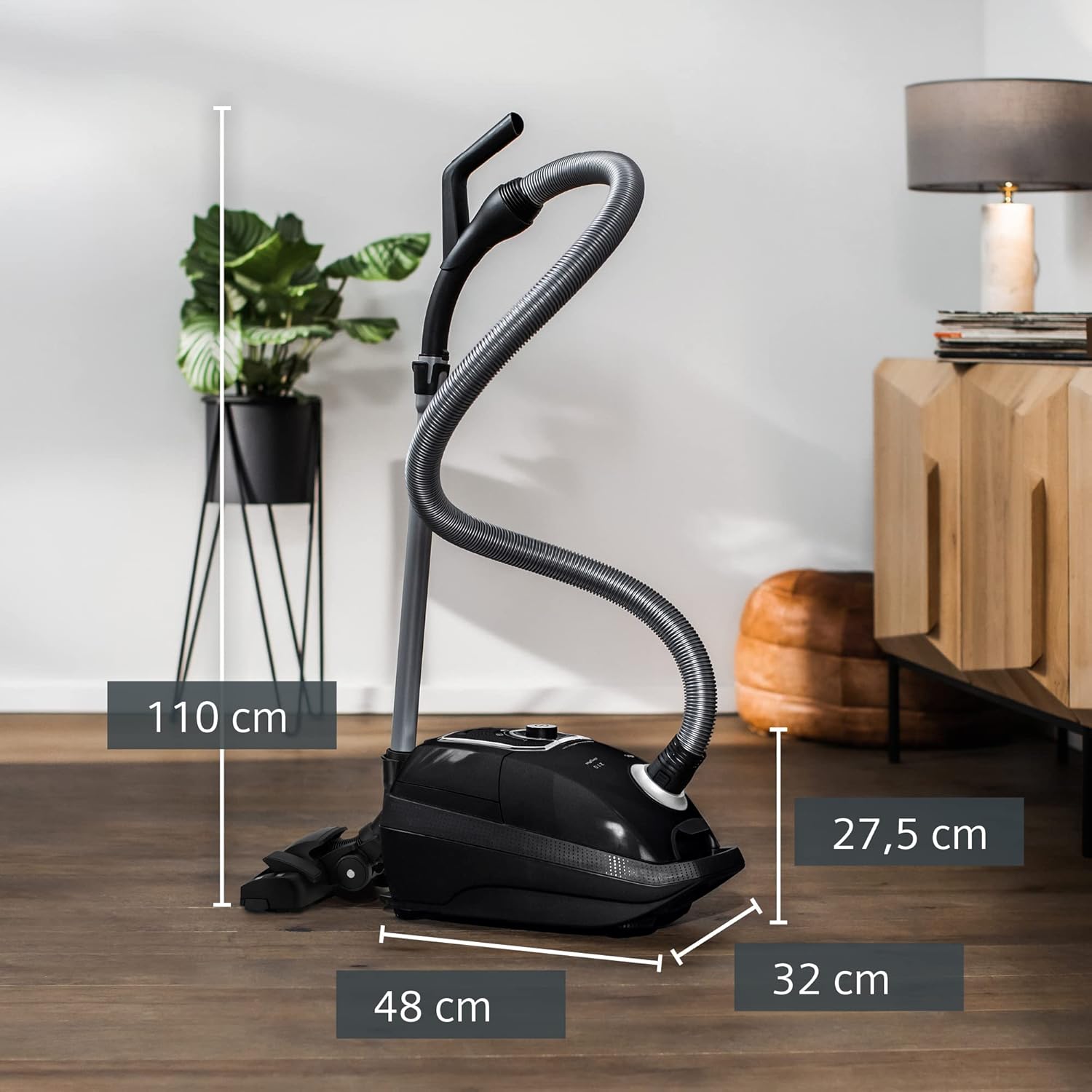 SIEMENS Staubsauger mit Beutel Z7.0 VSZ7X500, ideal für Allergiker, Hygiene-Filter, extrem leise, Bodendüse für Parkett, Teppich, Fliesen, XXL-Polsterdüse, XXL-Fugendüse, langes Kabel, 650 W, schwarz