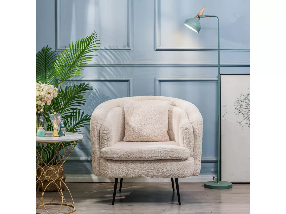 Fauteuil de salon en métal et bouclettes blanches