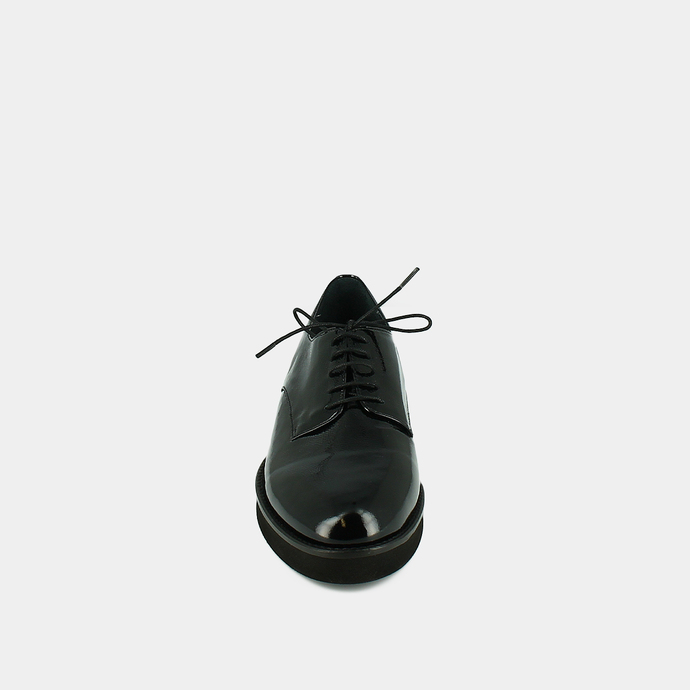 Derbies à talons plats, bouts ronds et c...  en vernis plissé noir