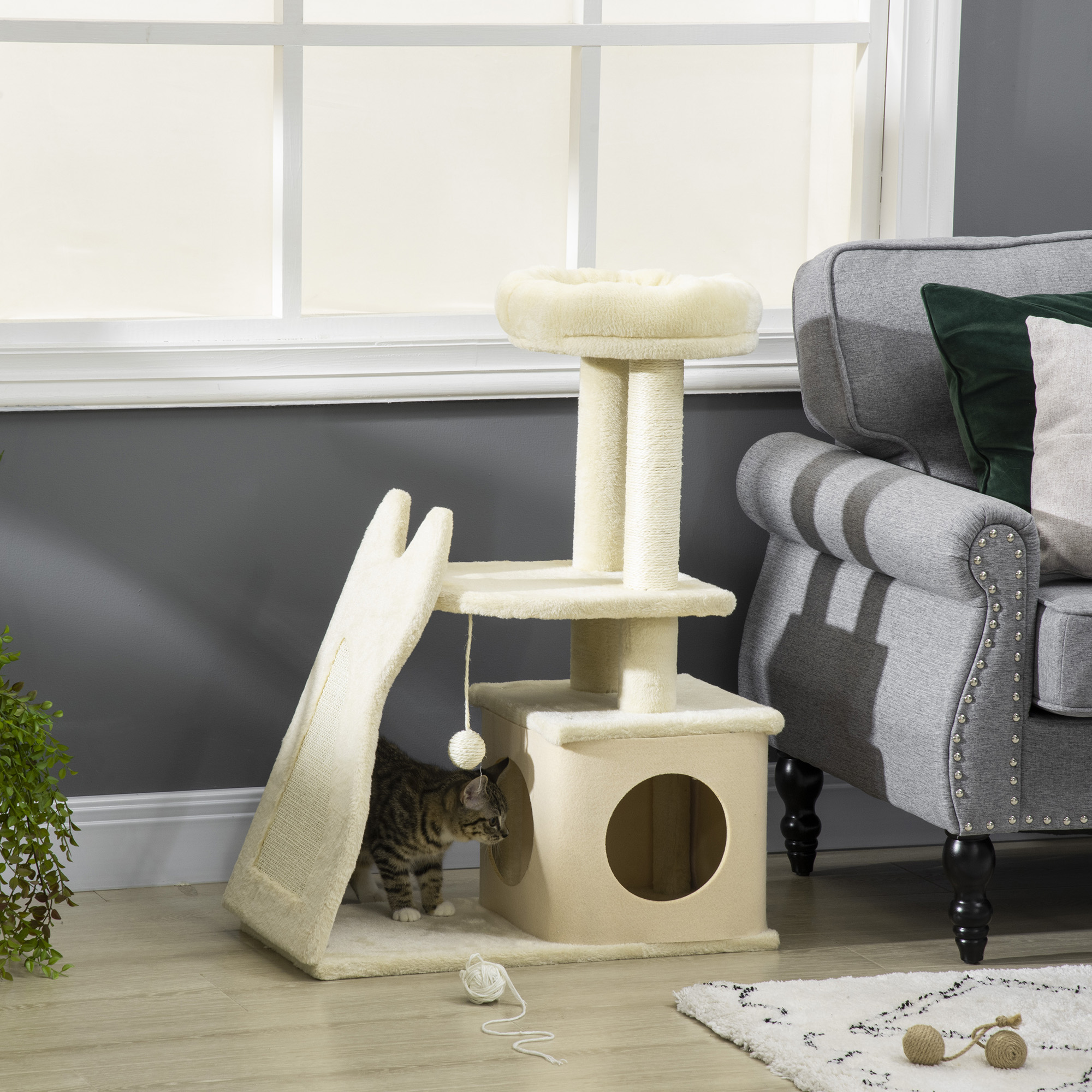 Arranhador PawHut para Gatos de Pequeno Porte, 83 cm de Altura, Torre para Gatos com Cama, Caverna, Plataforma, Bola Suspensa, Postes de Sisal e Rampa, 60x30x83 cm, Bege