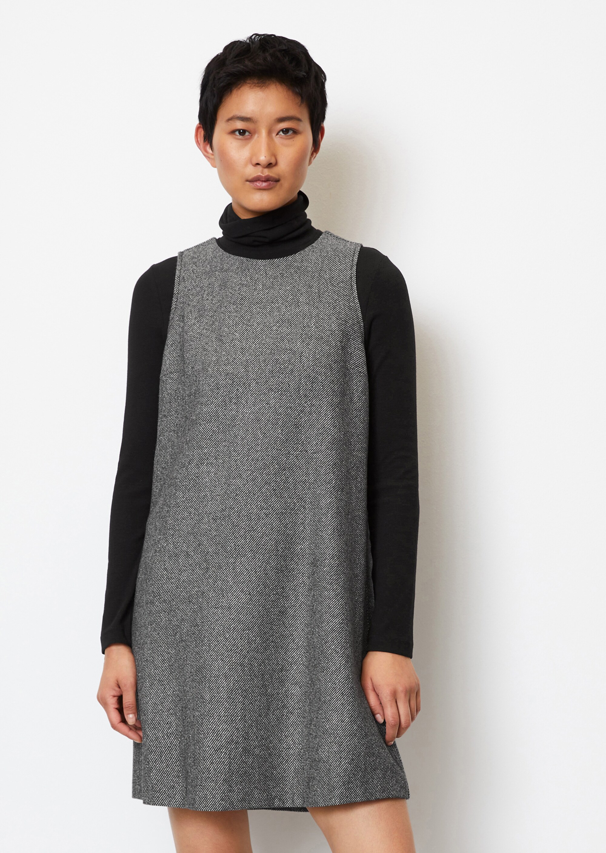 Ärmelloses Minikleid straightaus edlem Wolle-Mix