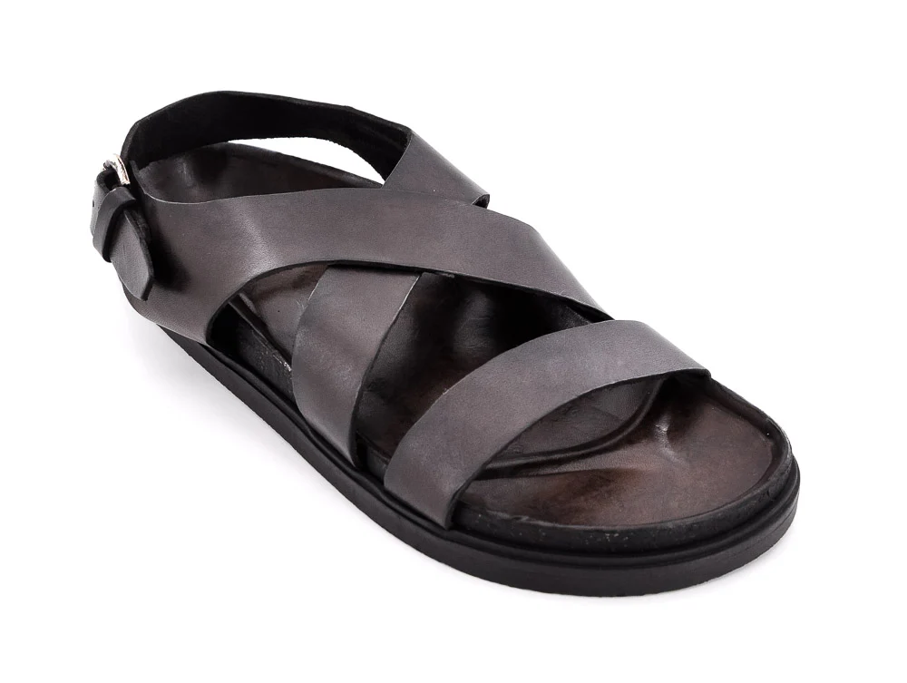 BRADOR - SAND KARI MARRON