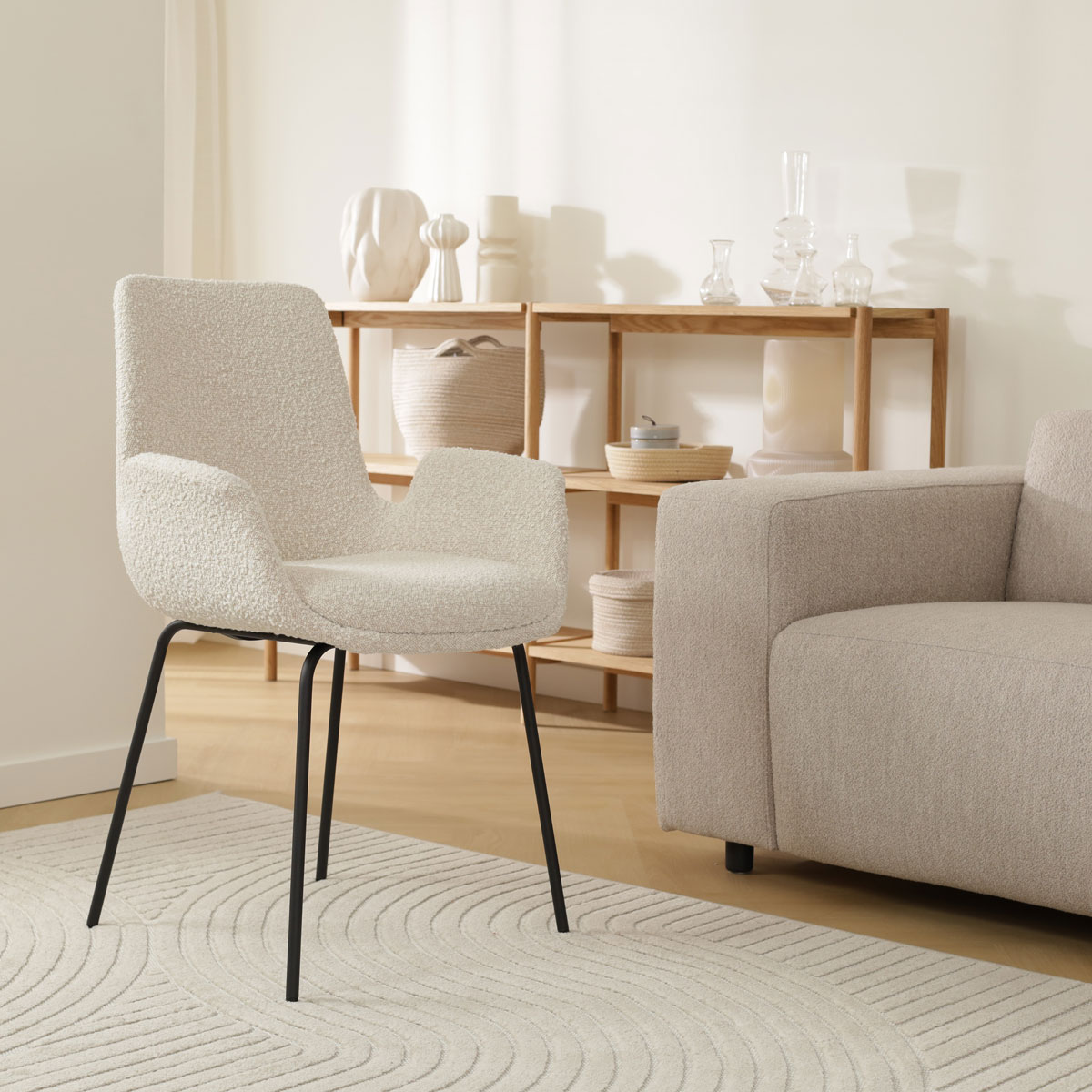 Eetkamerstoel Nora-Eef bouclé beige - zwart onderstel