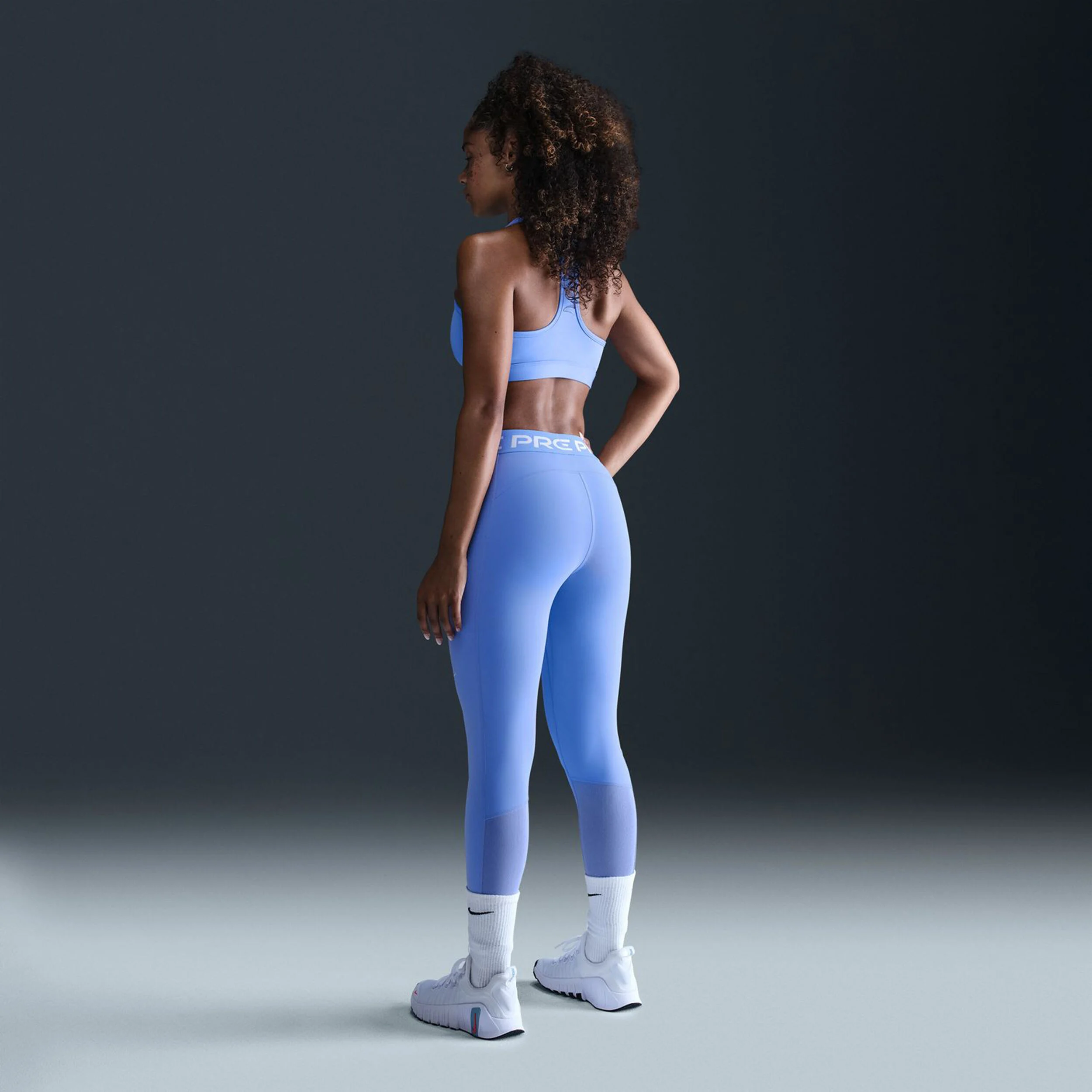 Nike Swoosh Medium Support Soutien-gorge Sport Femmes - Bleu Clair , Blanc