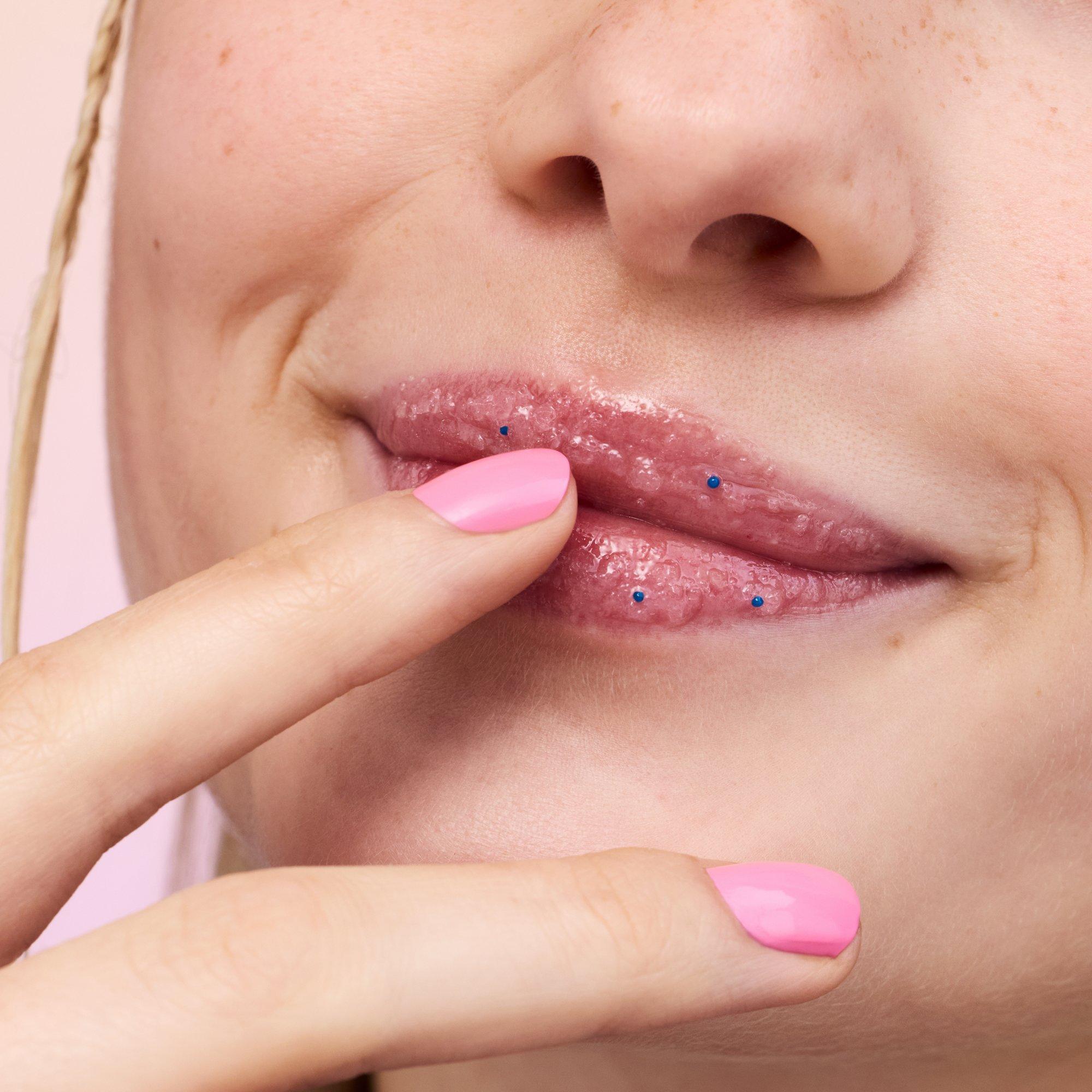 Superman lip scrub