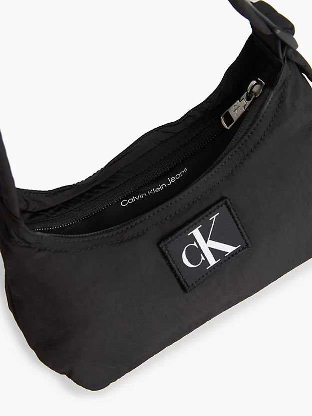 Bolsa de ombro em nylon reciclado