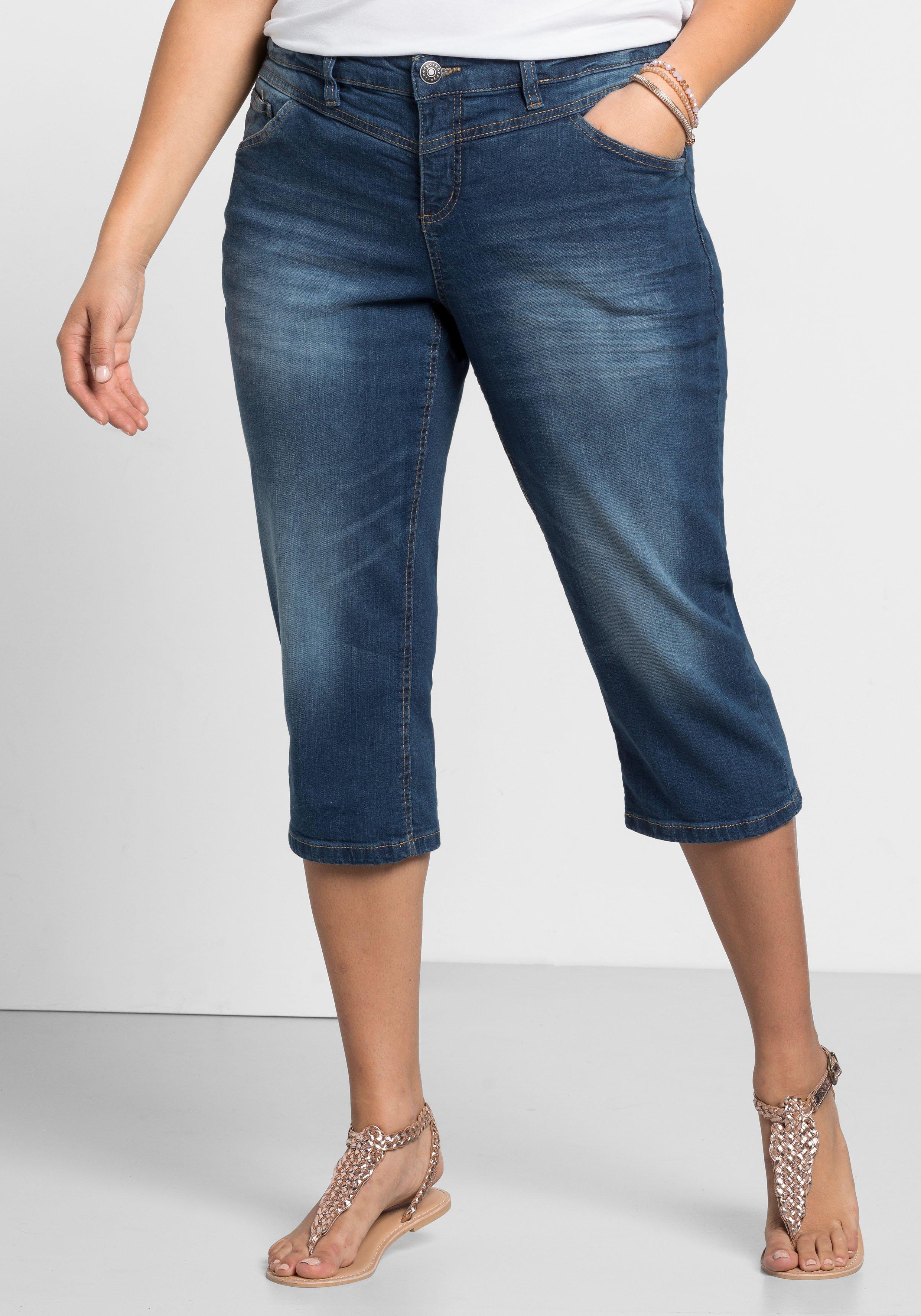 Schmale Caprijeans mit Used-Effekten