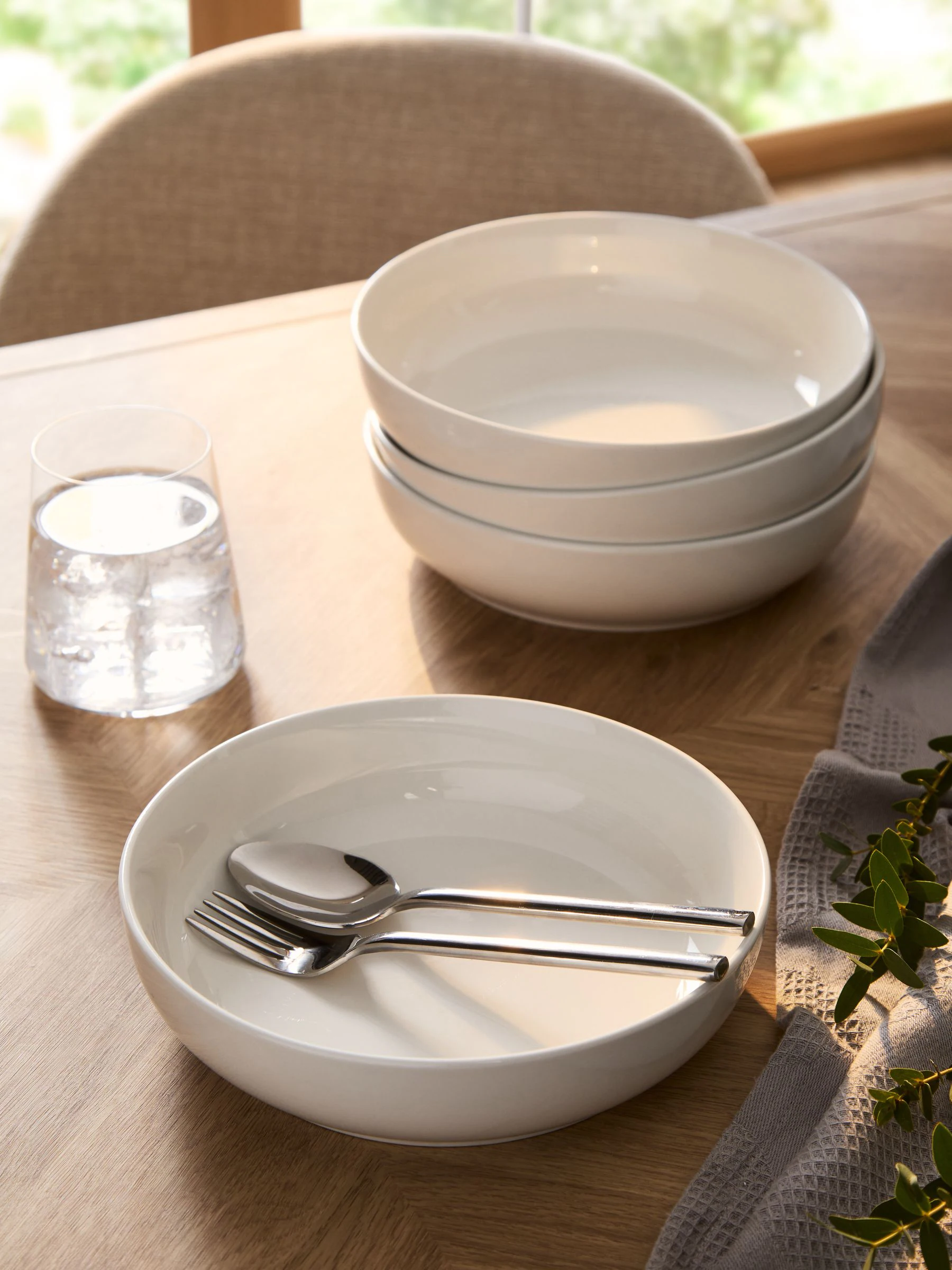 Set van 4 moderna pastakommen