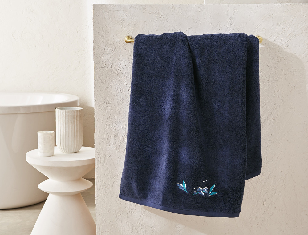 Drap de bain brodé-Baies célestes brodé