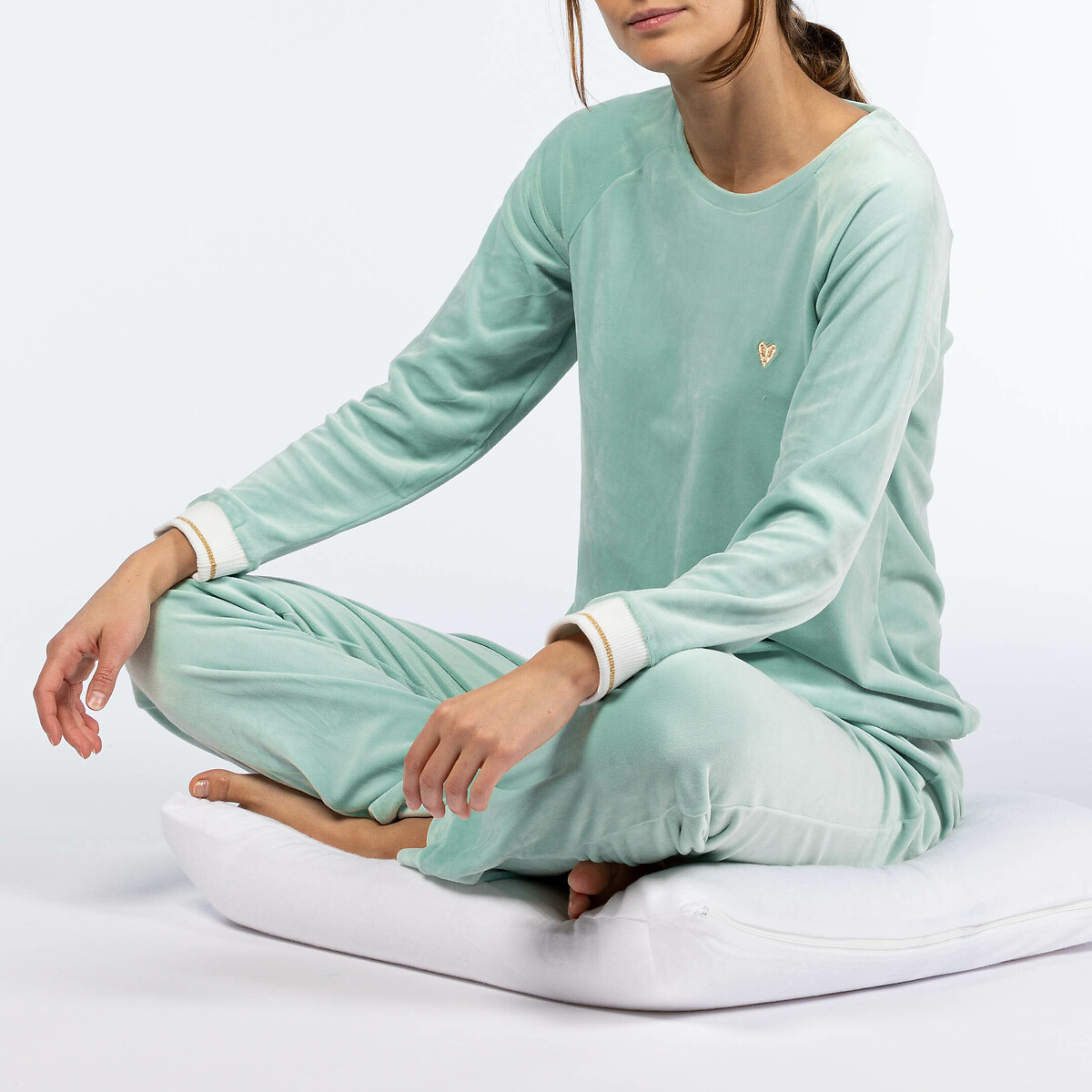 MELISSA BROWN<br>Pijama confortável para usar em casa
