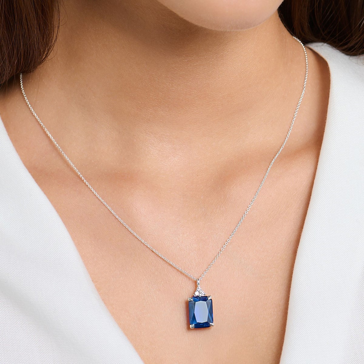 Collier Thomas Sabo pierre bleu marine