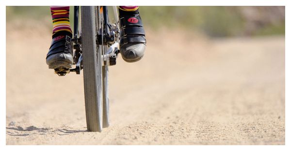 Pneu Gravel Teravail Rampart 700 mm Tubeless Ready Souple Light & Supple Flancs Beiges Tan