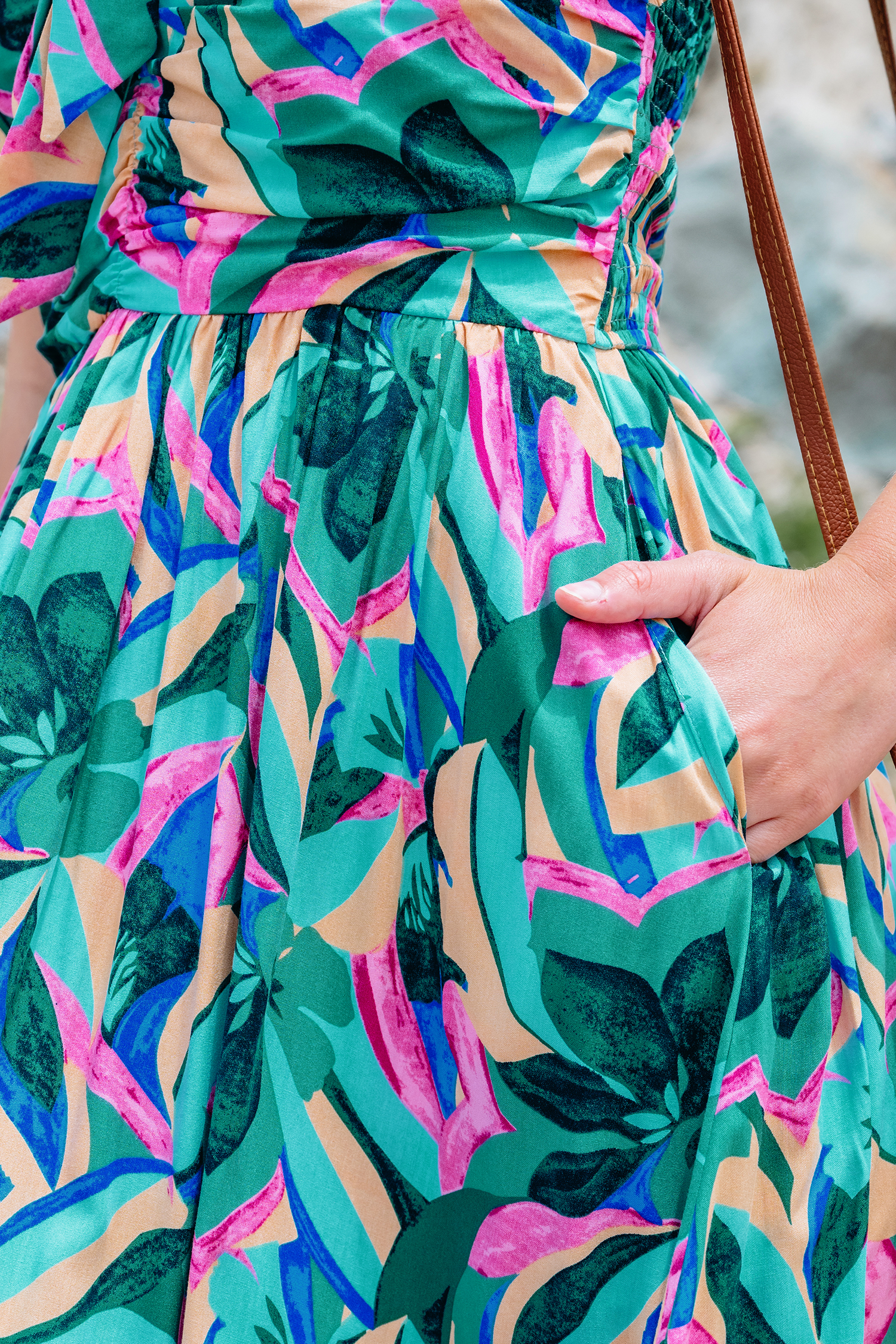 Robe tube fleurie maxi à nœud papillon