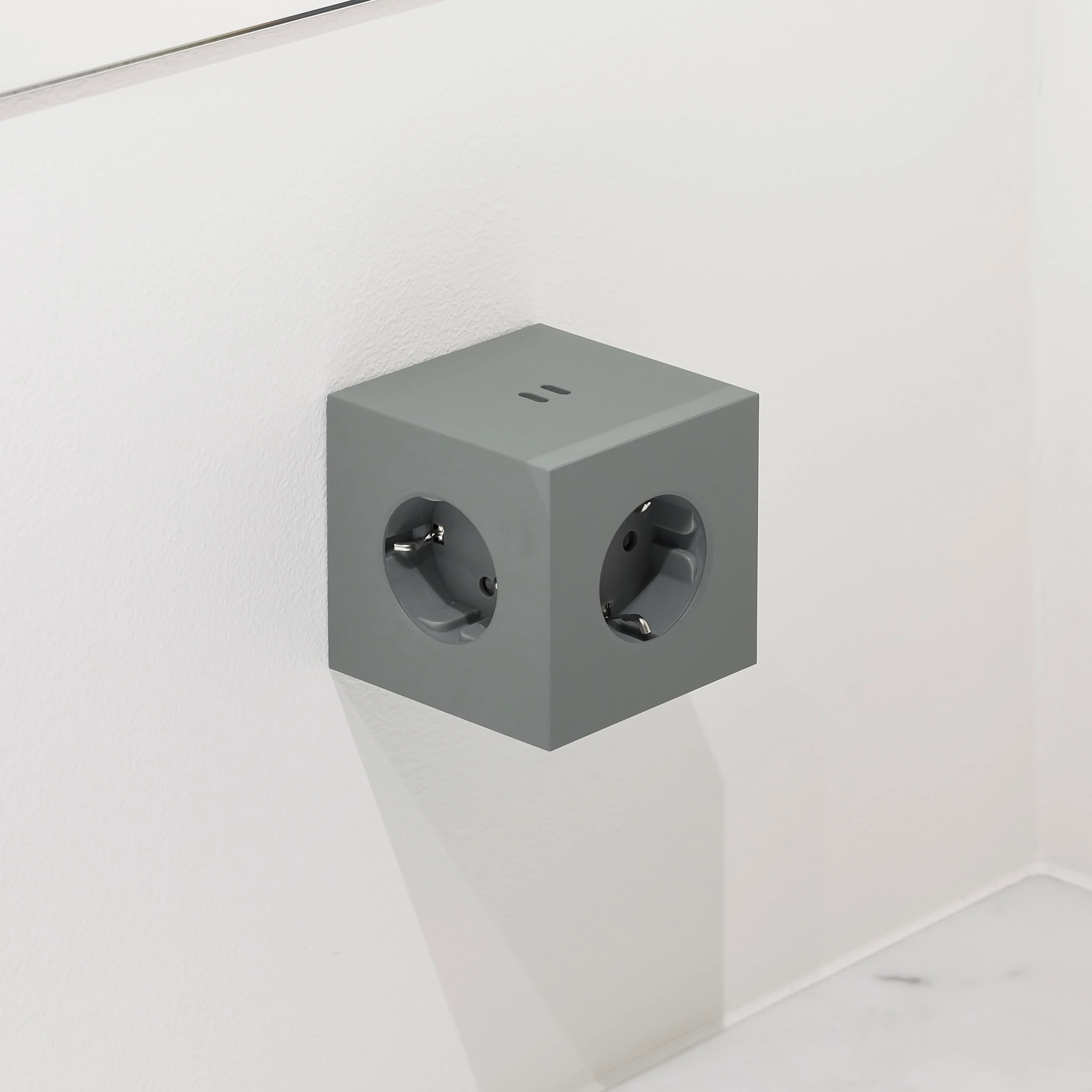 AVOLT  Square 2, USB-C - Oak Green