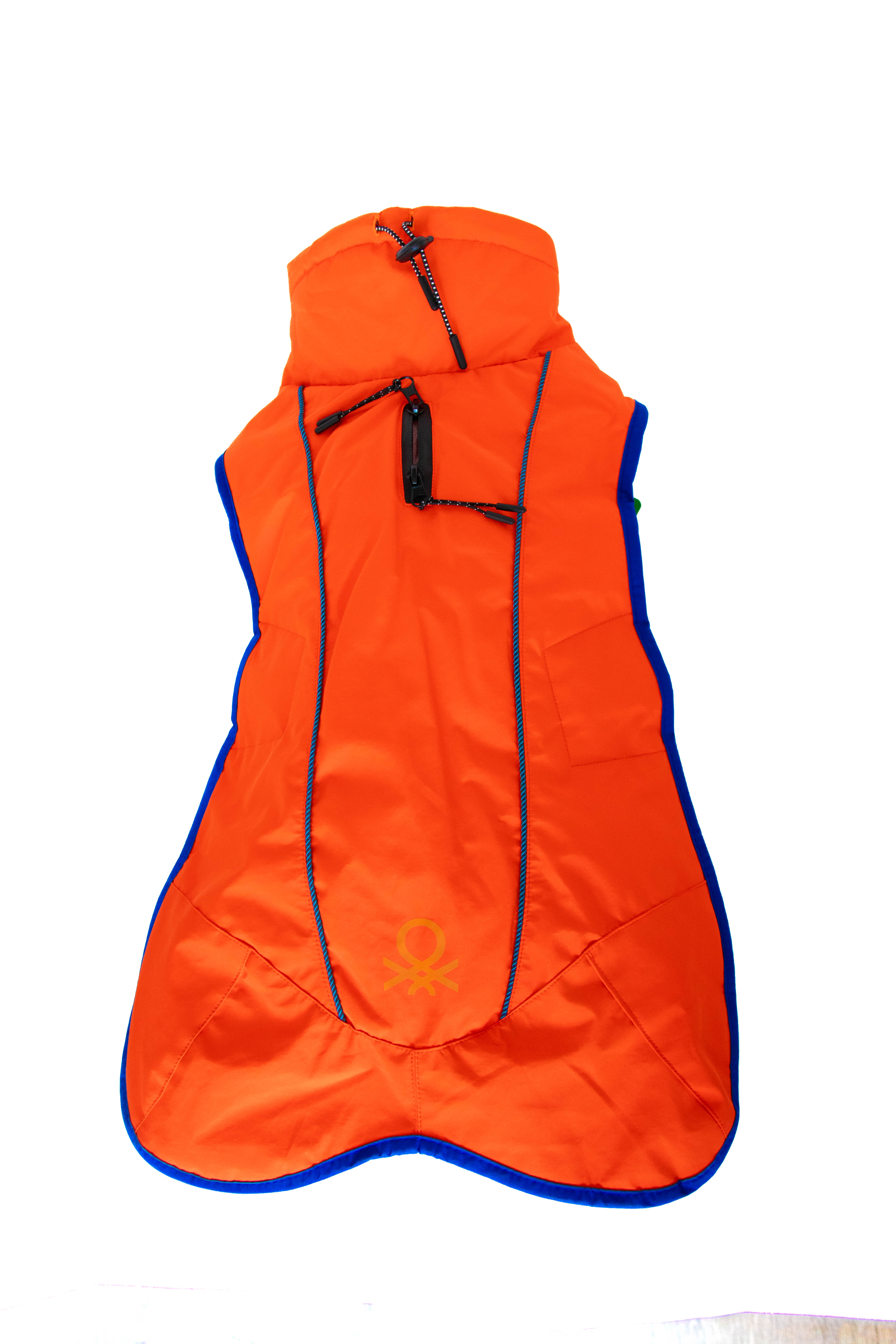 Casaco laranja Benetton tamanho 25cm