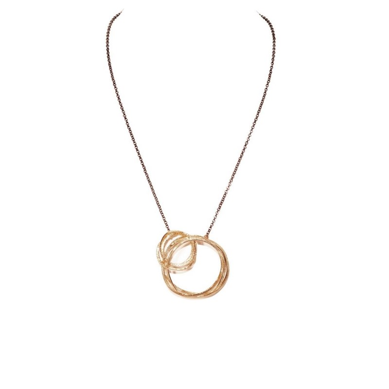 Collier court en plaqué or rose fait main avec chaîne et cercles métalliques martelés à la main - Bijou de créateur