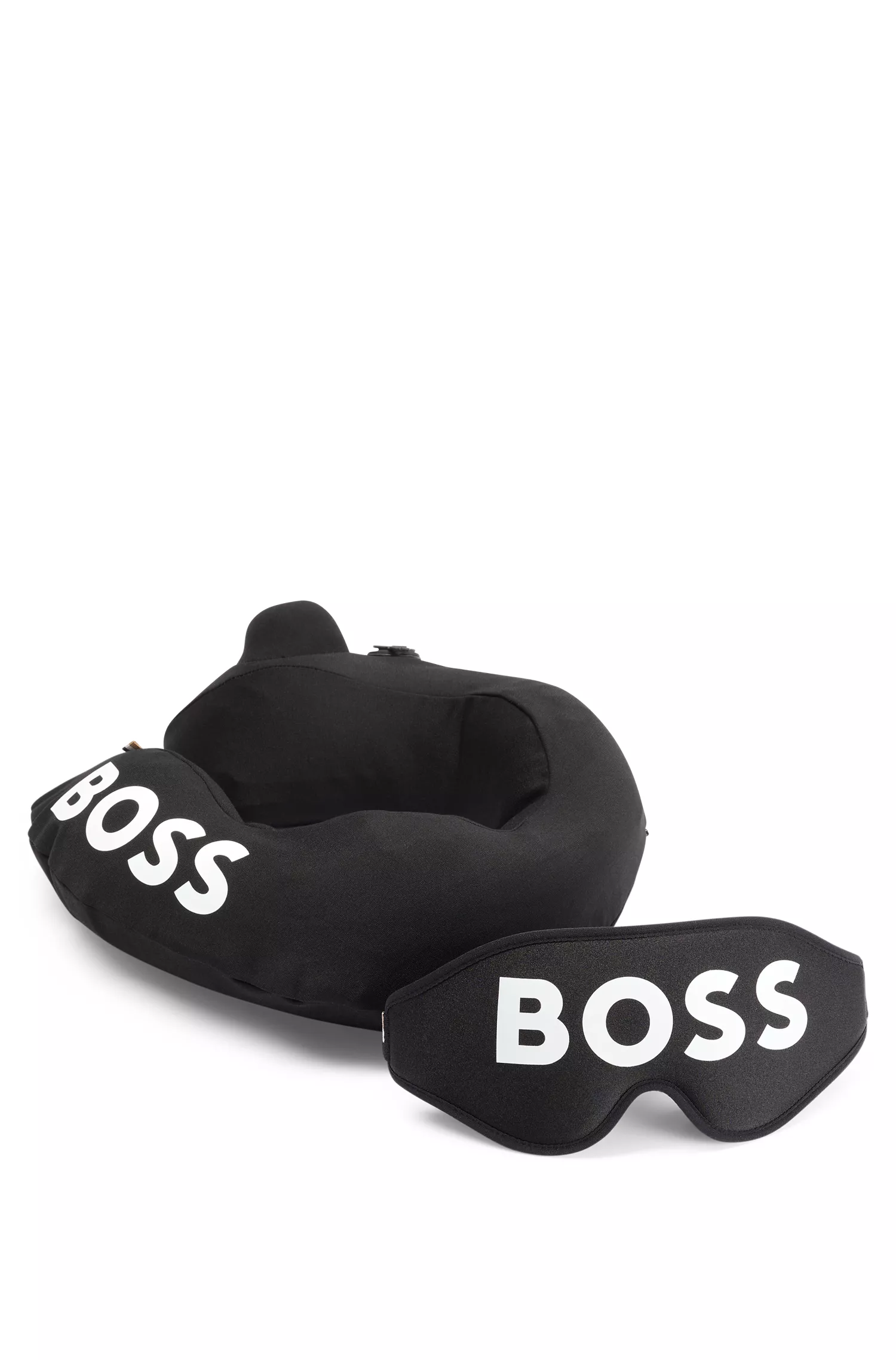 Conjunto BOSS preto em caixa de presente com almofada para o pescoço e máscara para os olhos.