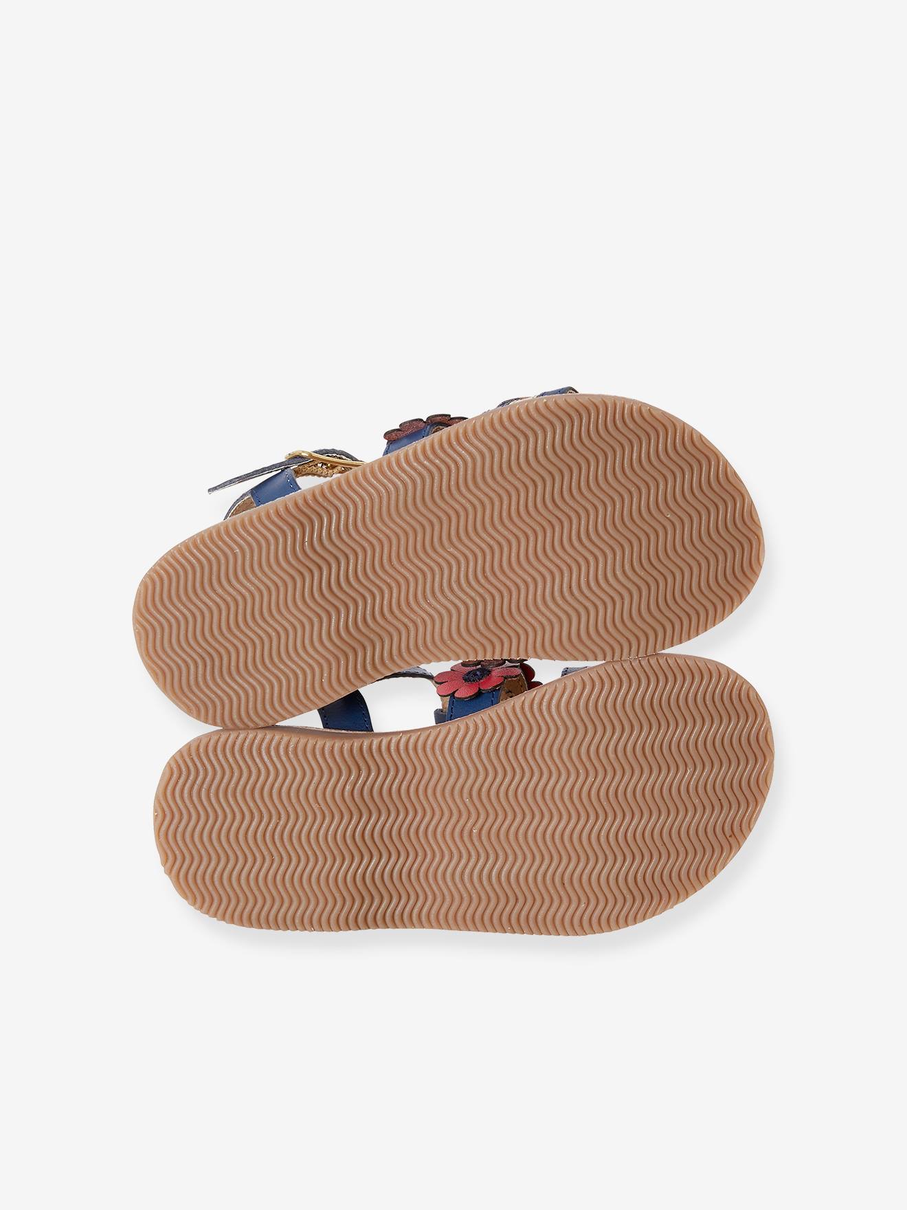 Sandálias de couro para meninas, modelo especial com design diferenciado, cor marrom claro lisas com estampas.