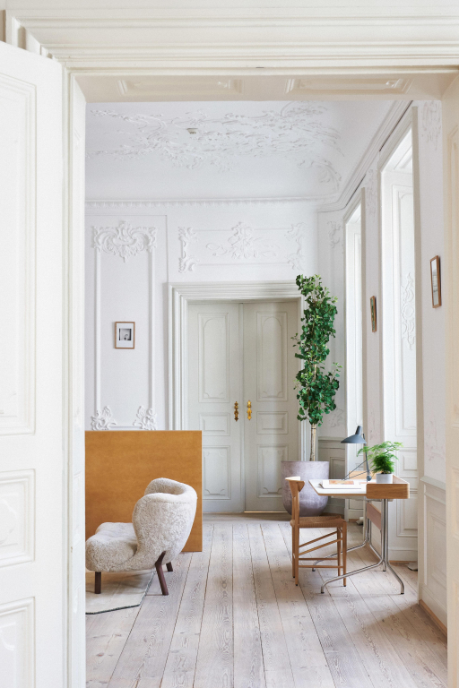 &tradition Pavilion AV17 bureau mushroom