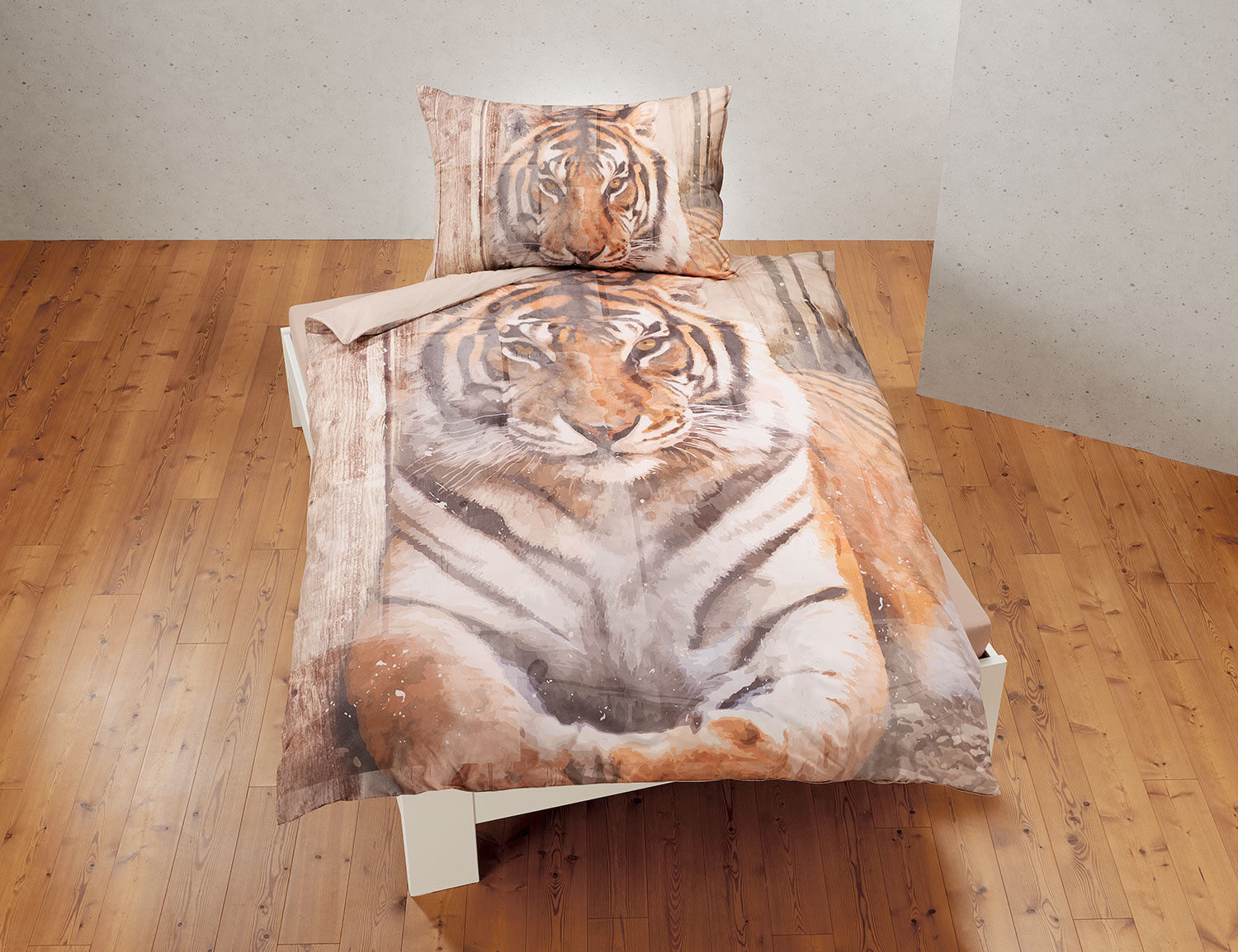 Bettwäsche mit Tiger auf hellem Untergrund