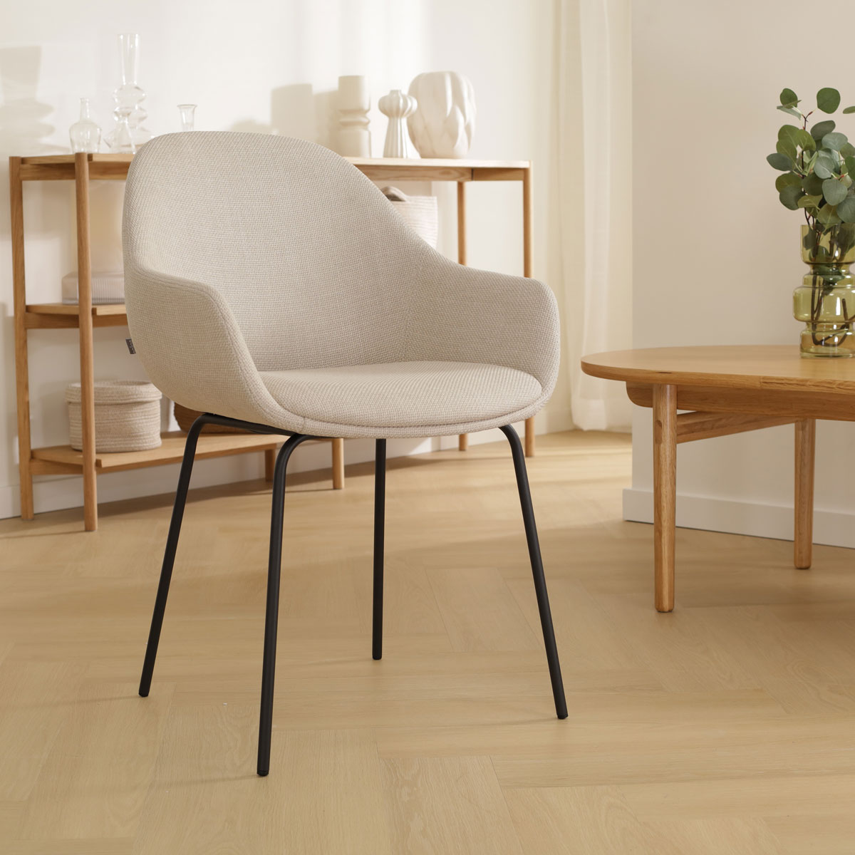 Eetkamerstoel Nora-Mae beige - zwart onderstel