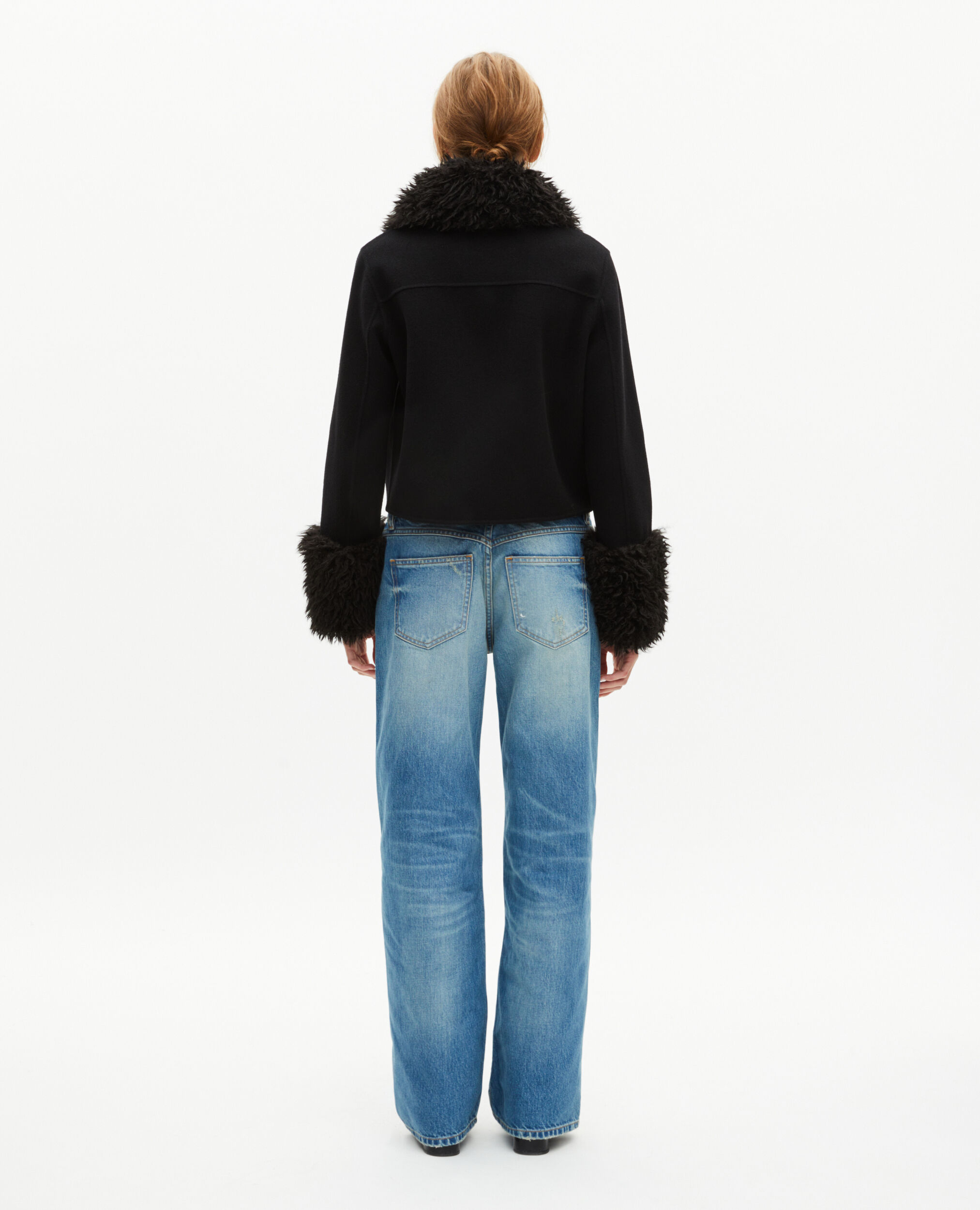 Blouson court en laine col sherpa noir