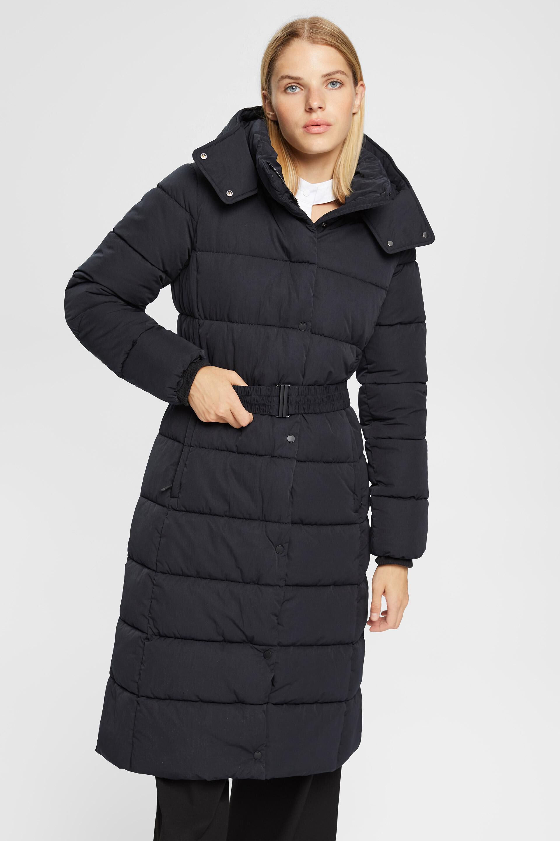 Manteau matelassé doté d’une ceinture