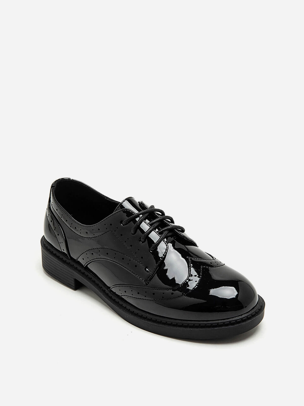 Derbies vernies à détails ajourés- Noir