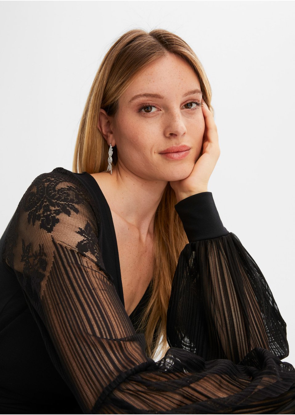 Robe en jersey à manches dentelle