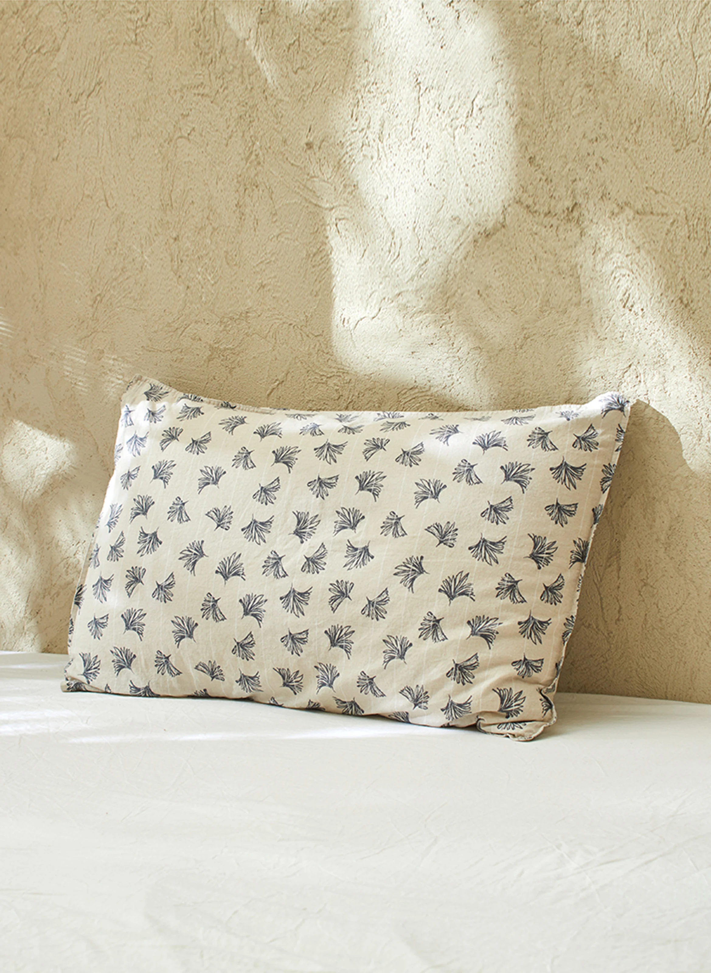 Taie d'oreiller imprimé fleuri en lin et coton biologique | Beige