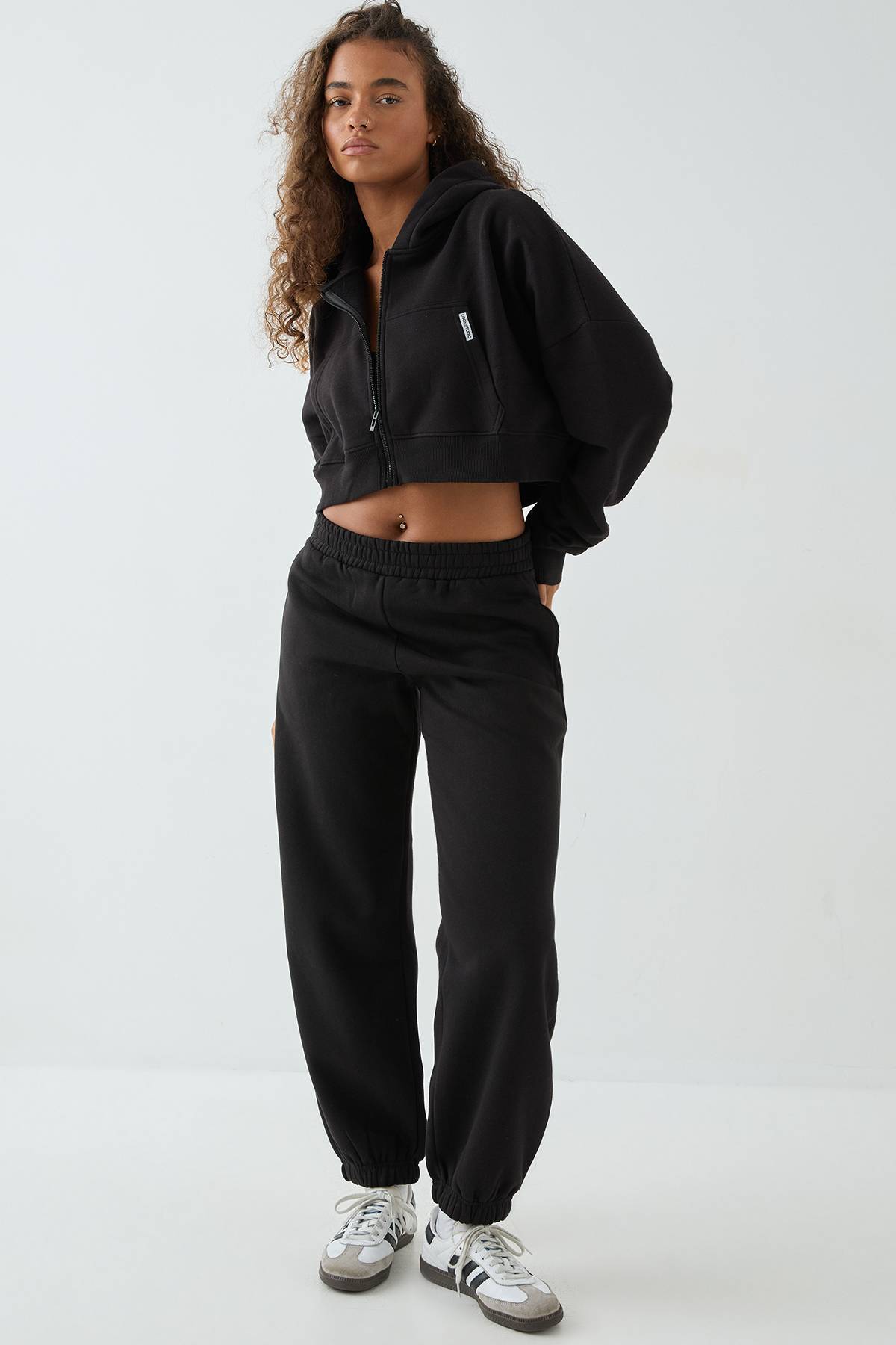 Sweat à Casynthétiqueche Court Boxy DSGN Studio