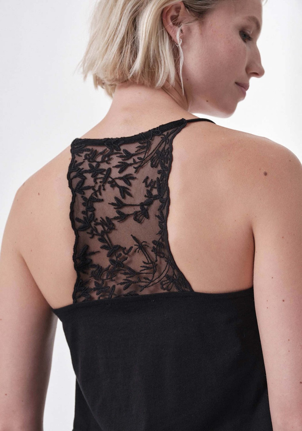 Lanius Top mit Spitze Black