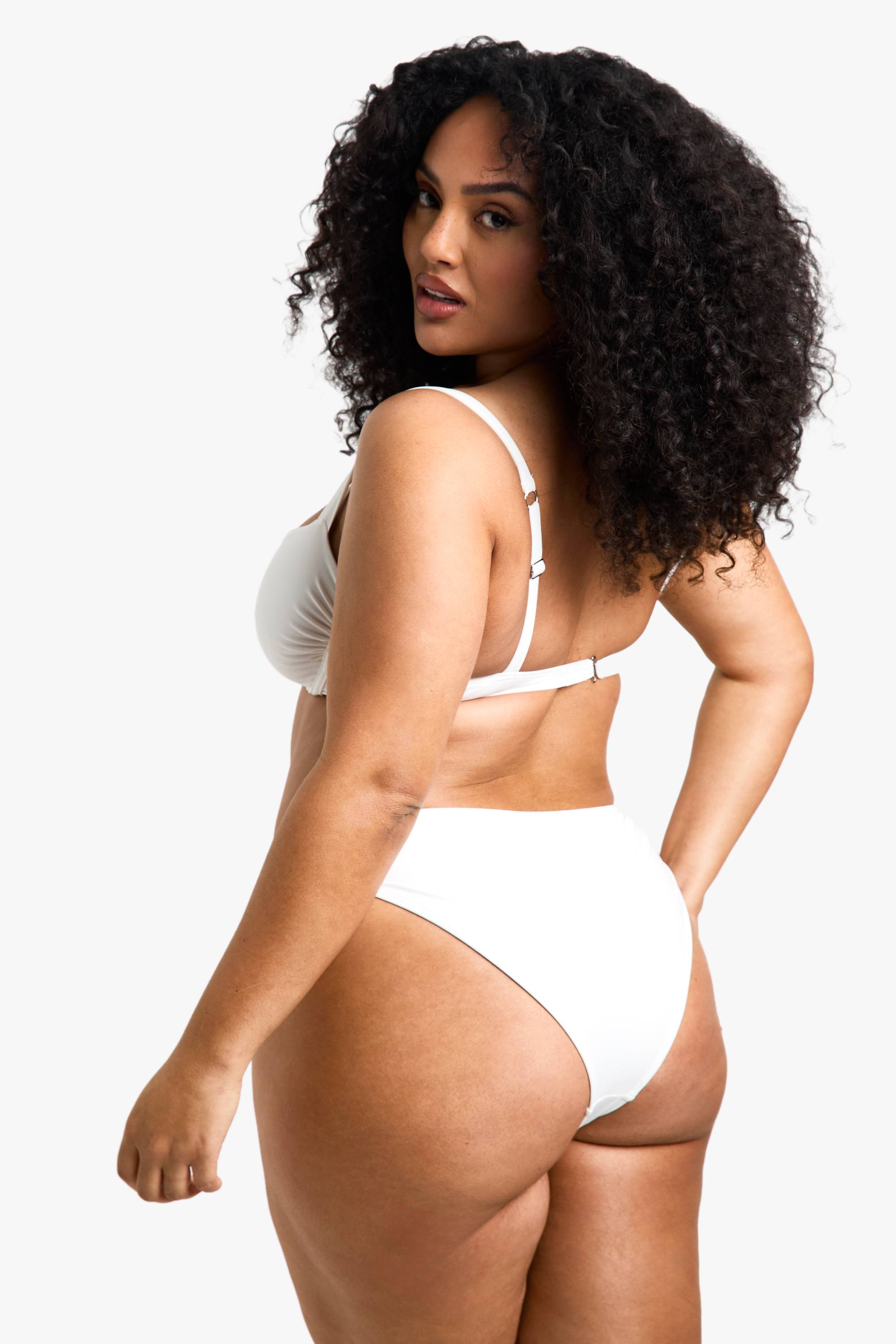 boohoo Plus Maillots de Bain Essentiels - Culotte à l'Envers en V
